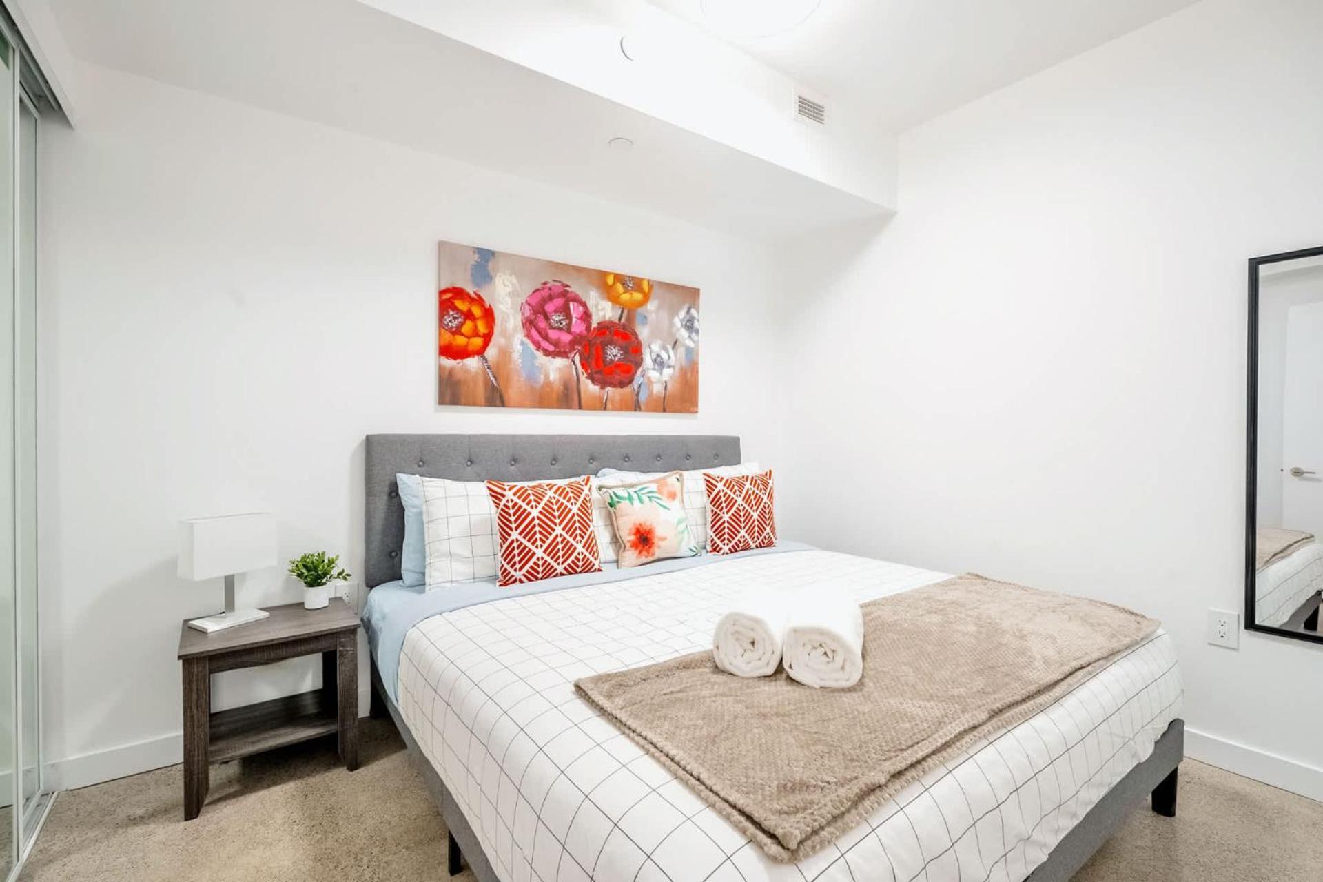 Apartment Modern 2br-king Bed Basement Close To Downtown Toronto