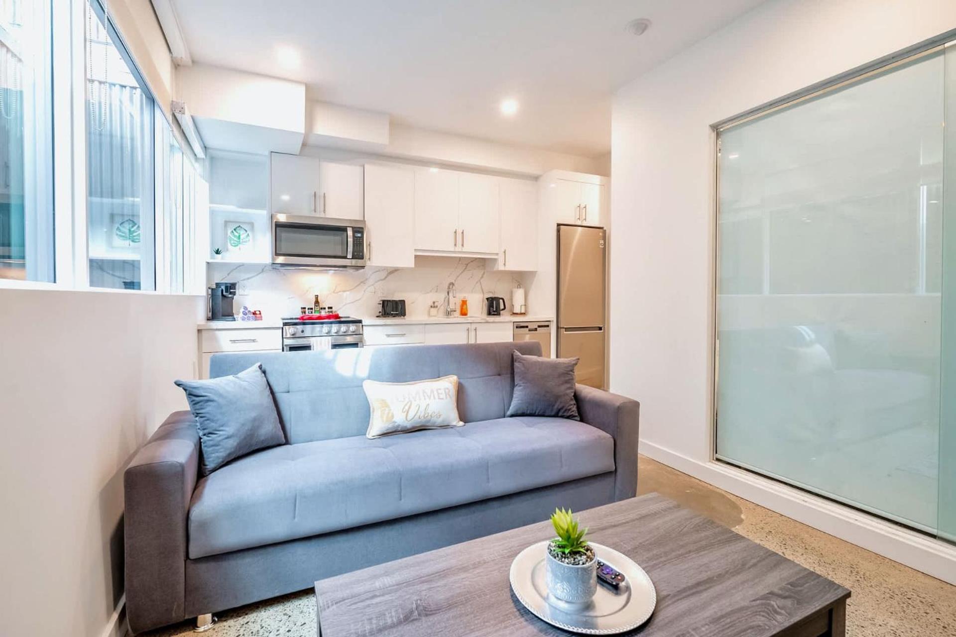 Modern 2br-king Bed Basement Close To Downtown Apartment Toronto
