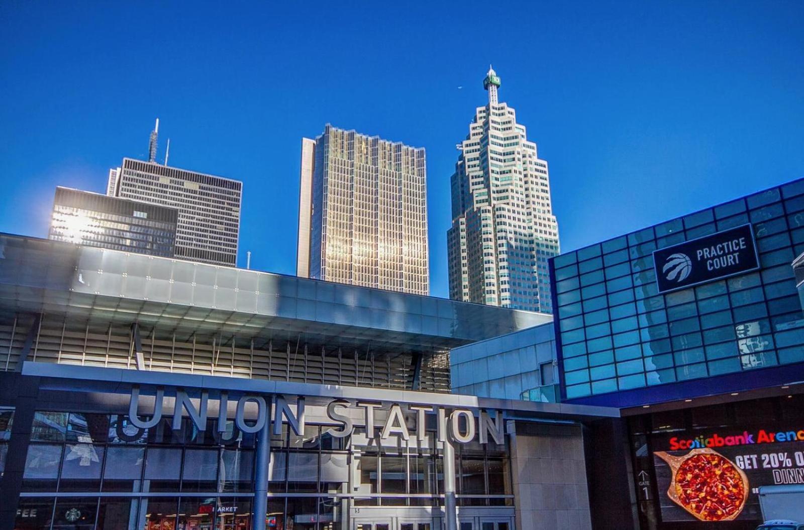 Spacious Next To Cn Tower * Toronto
