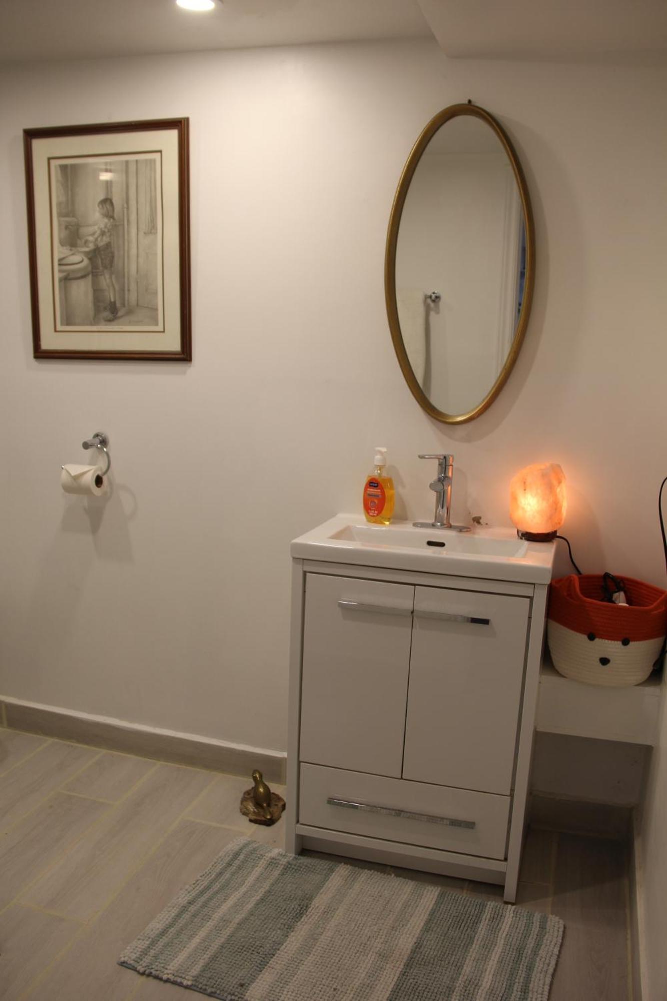 Serene Don River Nature Retreat- 2br Apartment, Private Patio, Free Breakfast & Parking Apartment Toronto