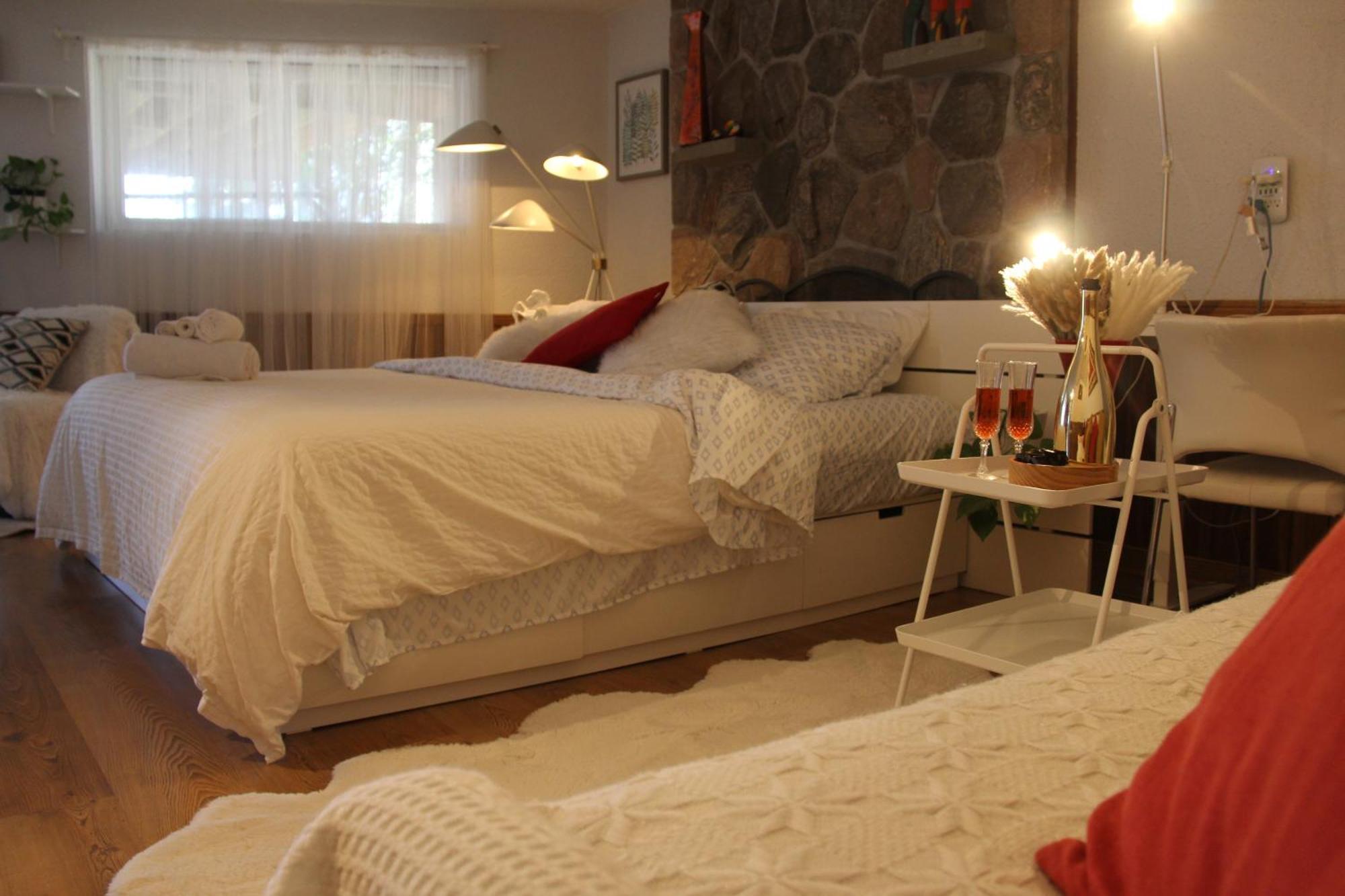 Serene Don River Nature Retreat- 2br Apartment, Private Patio, Free Breakfast & Parking Apartment