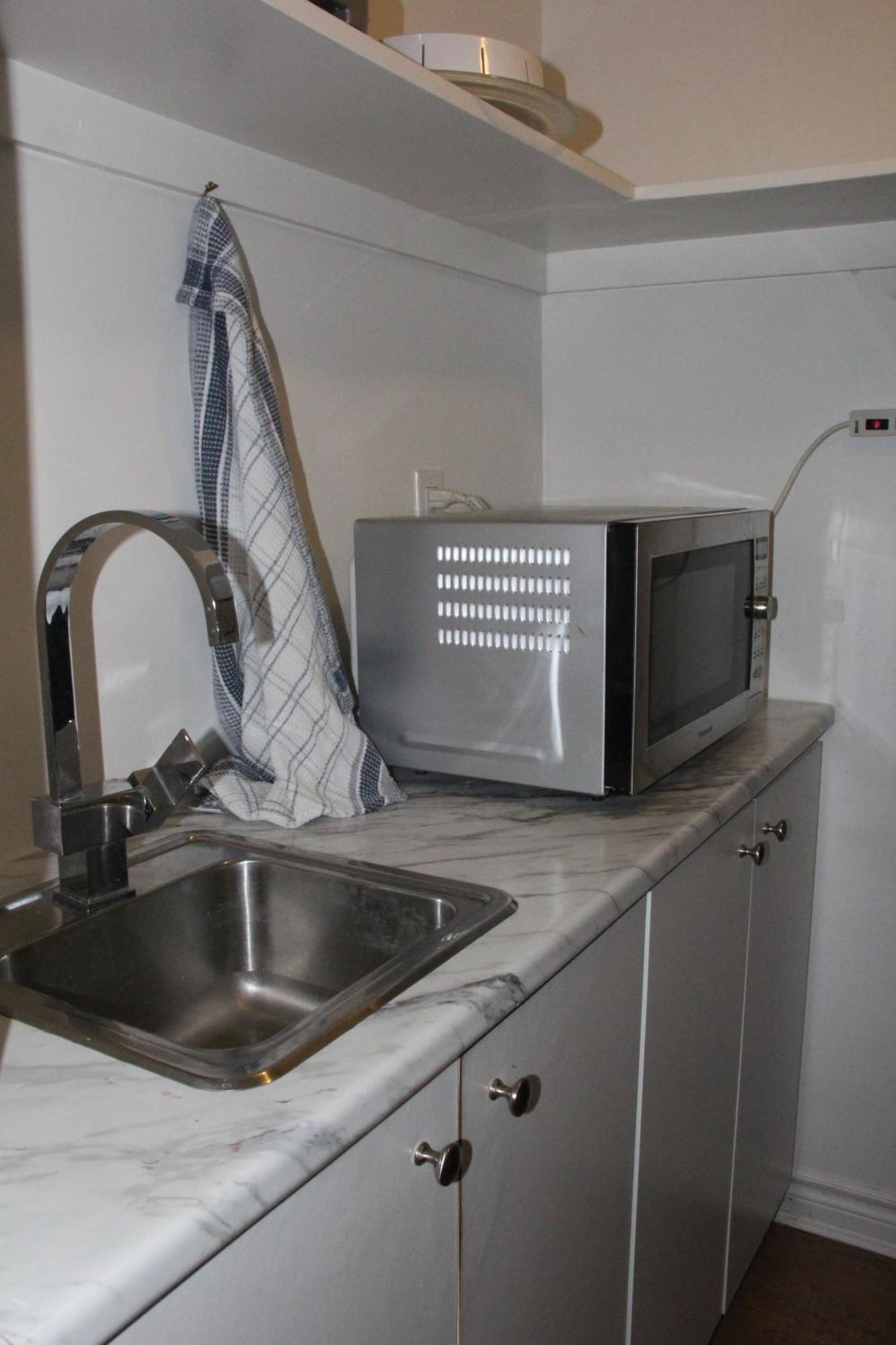 Apartment Serene Don River Nature Retreat- 2br Apartment, Private Patio, Free Breakfast & Parking *