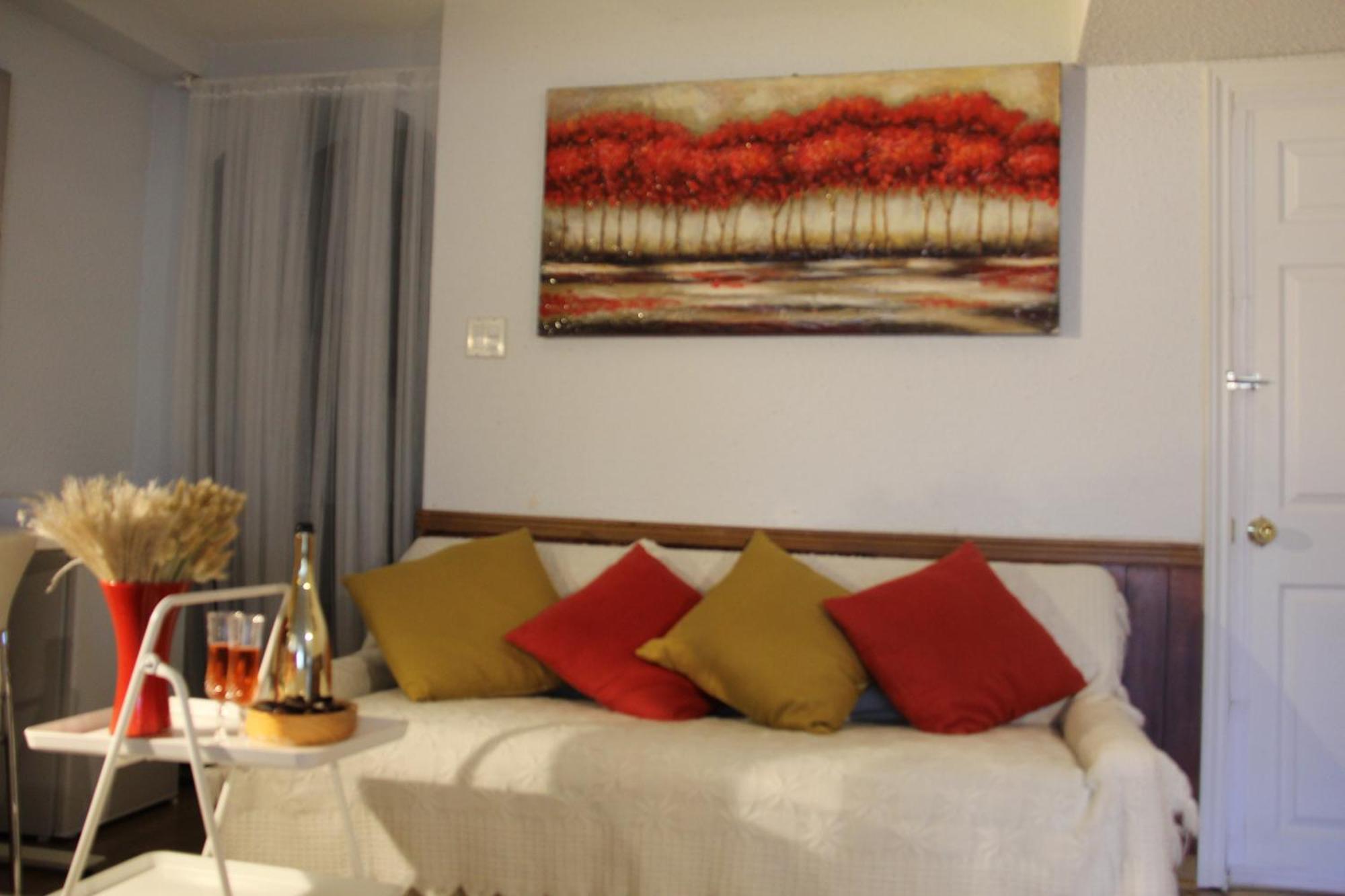 Serene Don River Nature Retreat- 2br Apartment, Private Patio, Free Breakfast & Parking Apartment Toronto