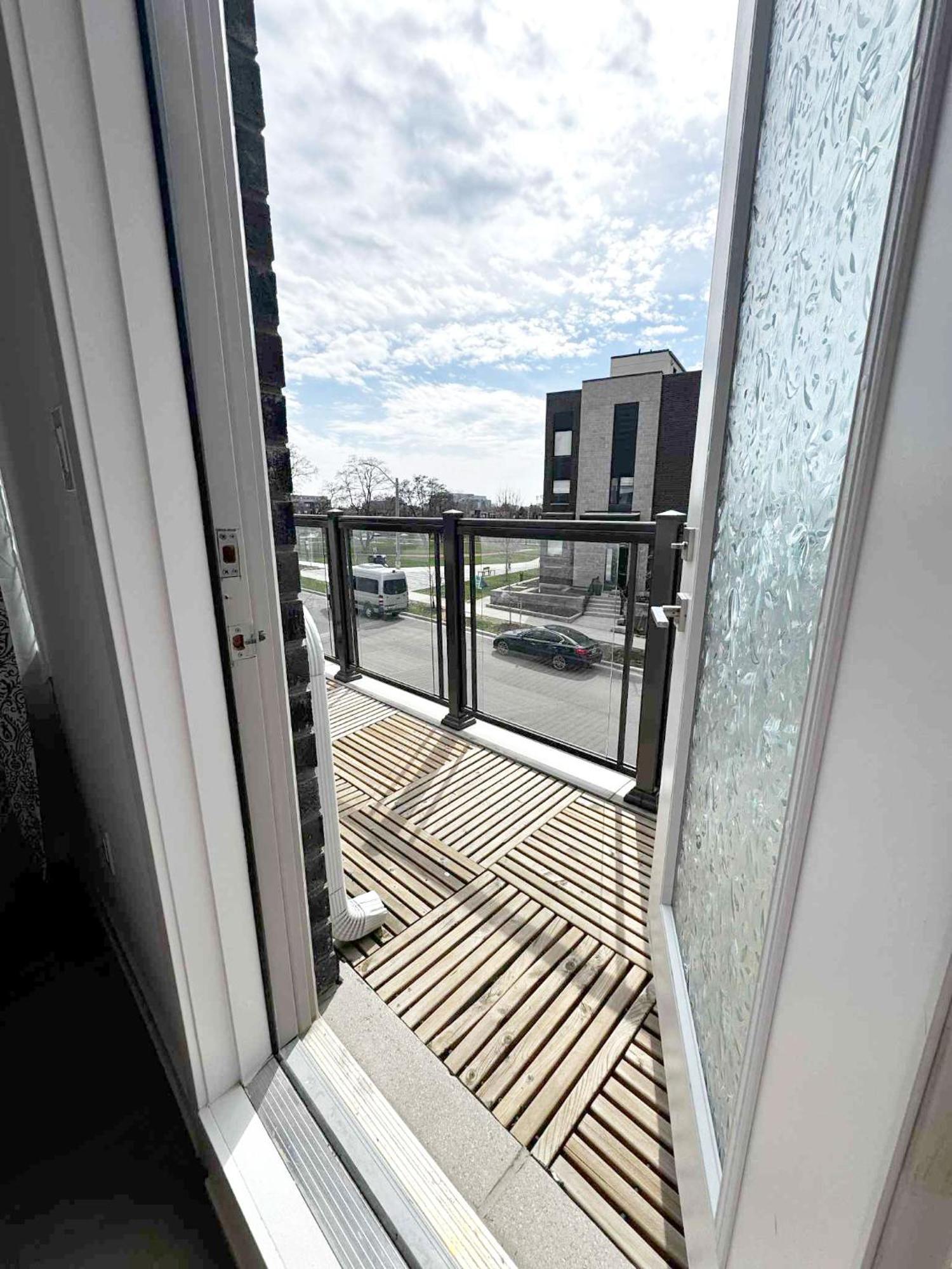 Modern Private Private Bathroom With King Bed With Tv And Balcony Midtown Downtown Toronto