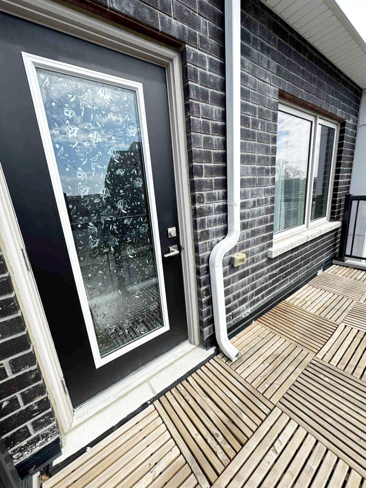 Modern Private Private Bathroom With King Bed With Tv And Balcony Midtown Downtown *
