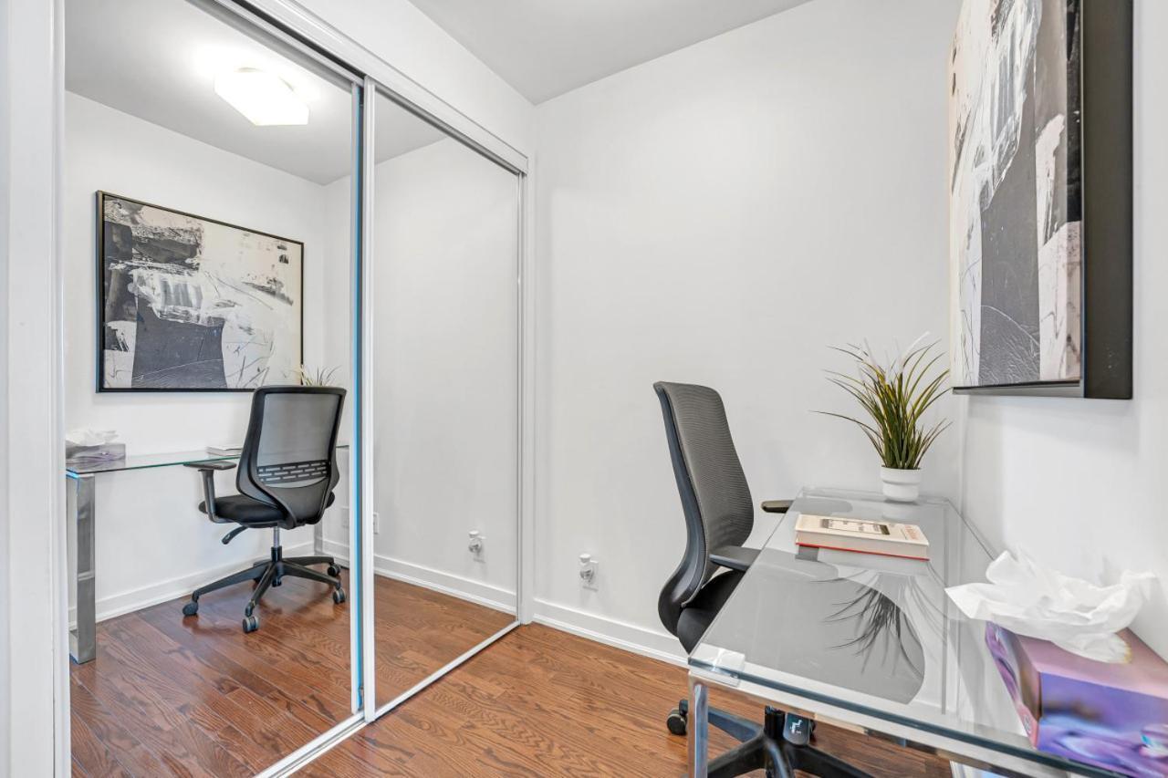 Ferienhaus Cozy Unit Near Scotiabank Arena, Mtcc & Rogers Centre Toronto