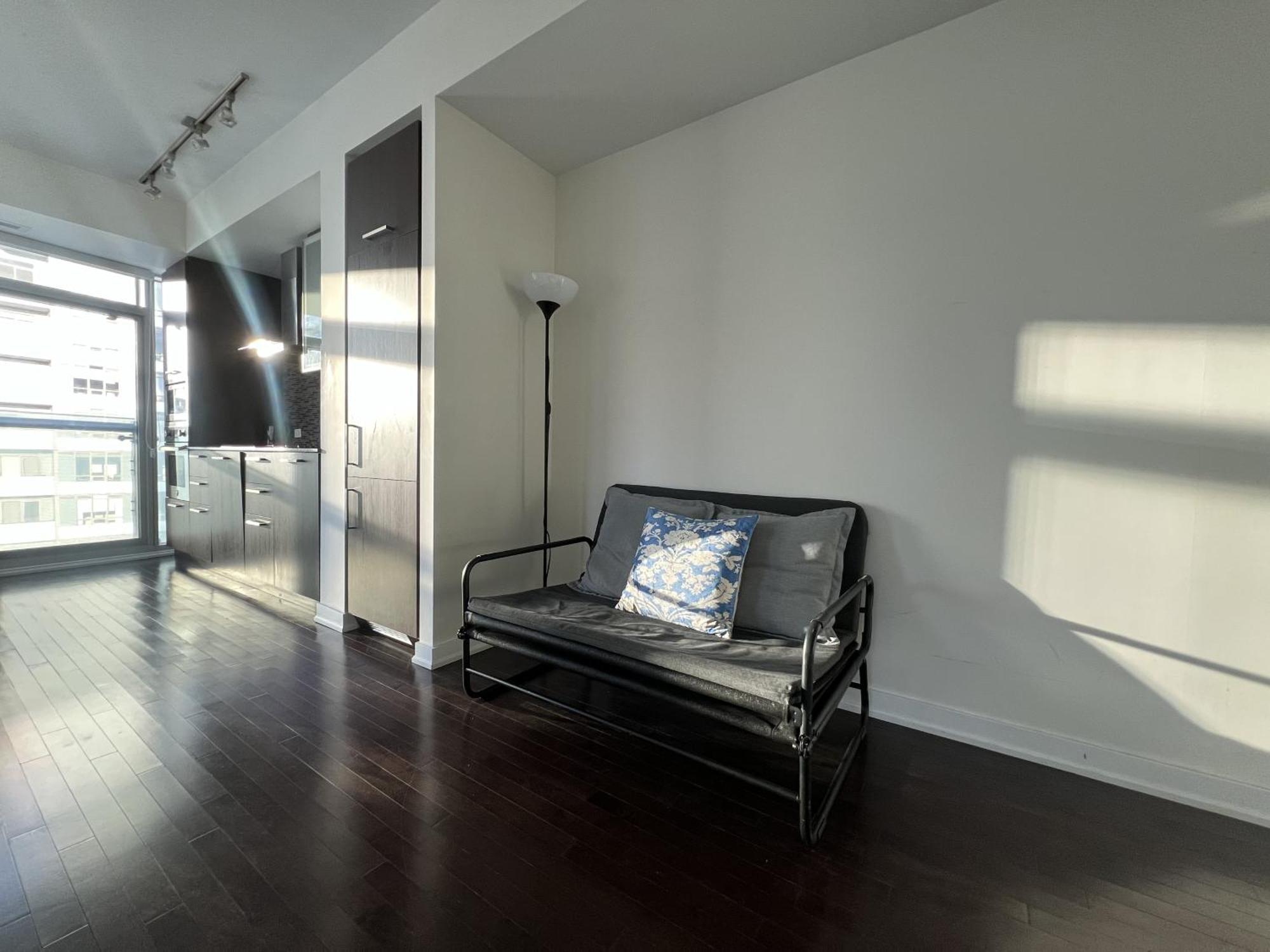 Grand Royal Apartment Toronto
