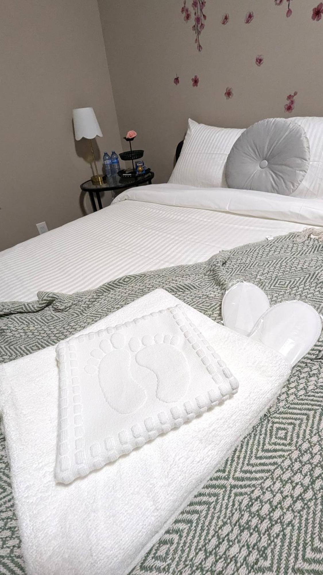 The Downtown Gem Homestay Toronto