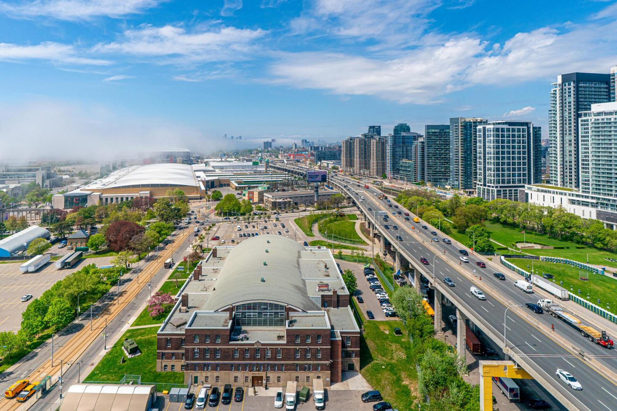 Apartment Vip Wing 2 Queen Beds - Cn Tower & Lakeside - Free Parking