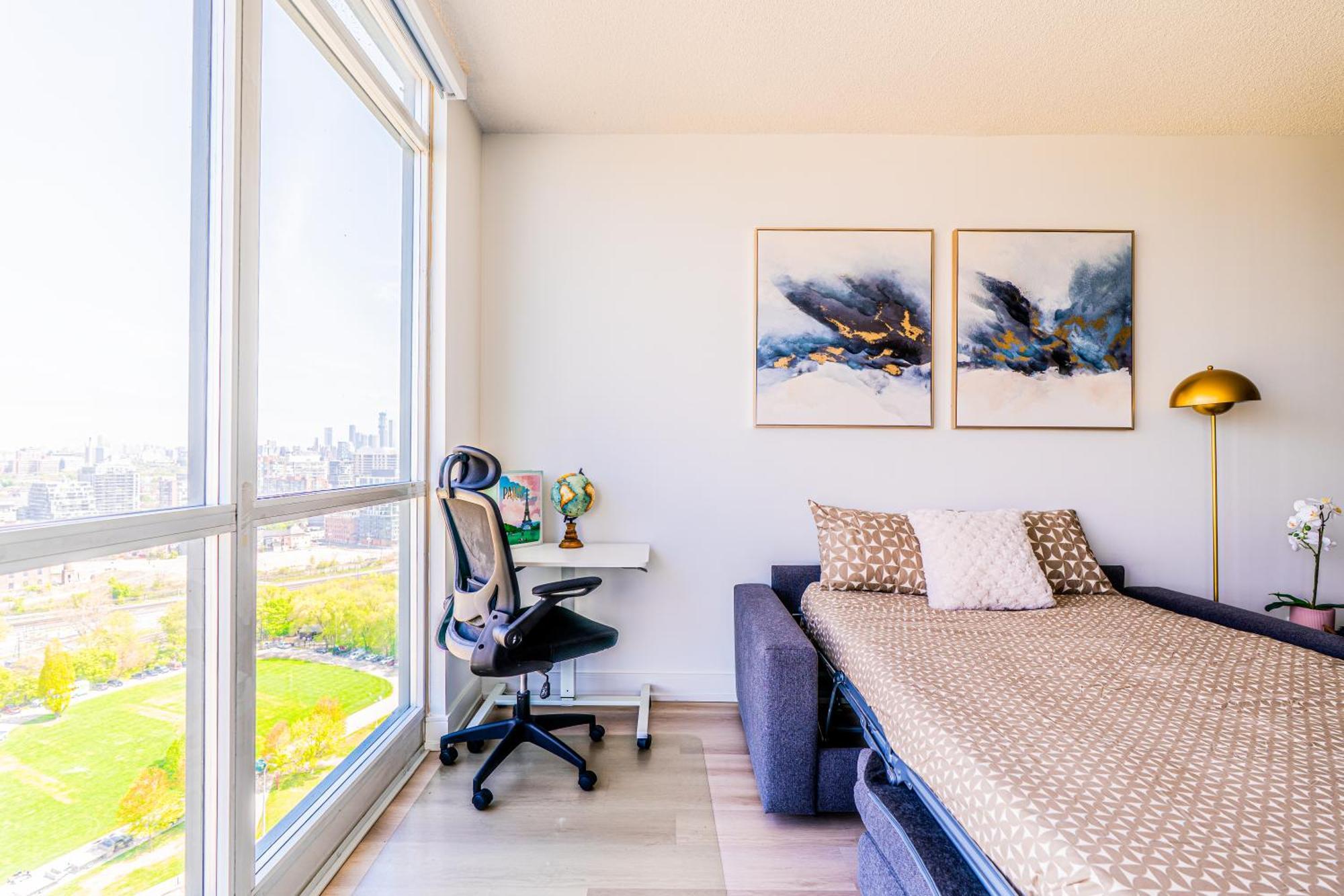 Apartment Vip Wing 2 Queen Beds - Cn Tower & Lakeside - Free Parking *