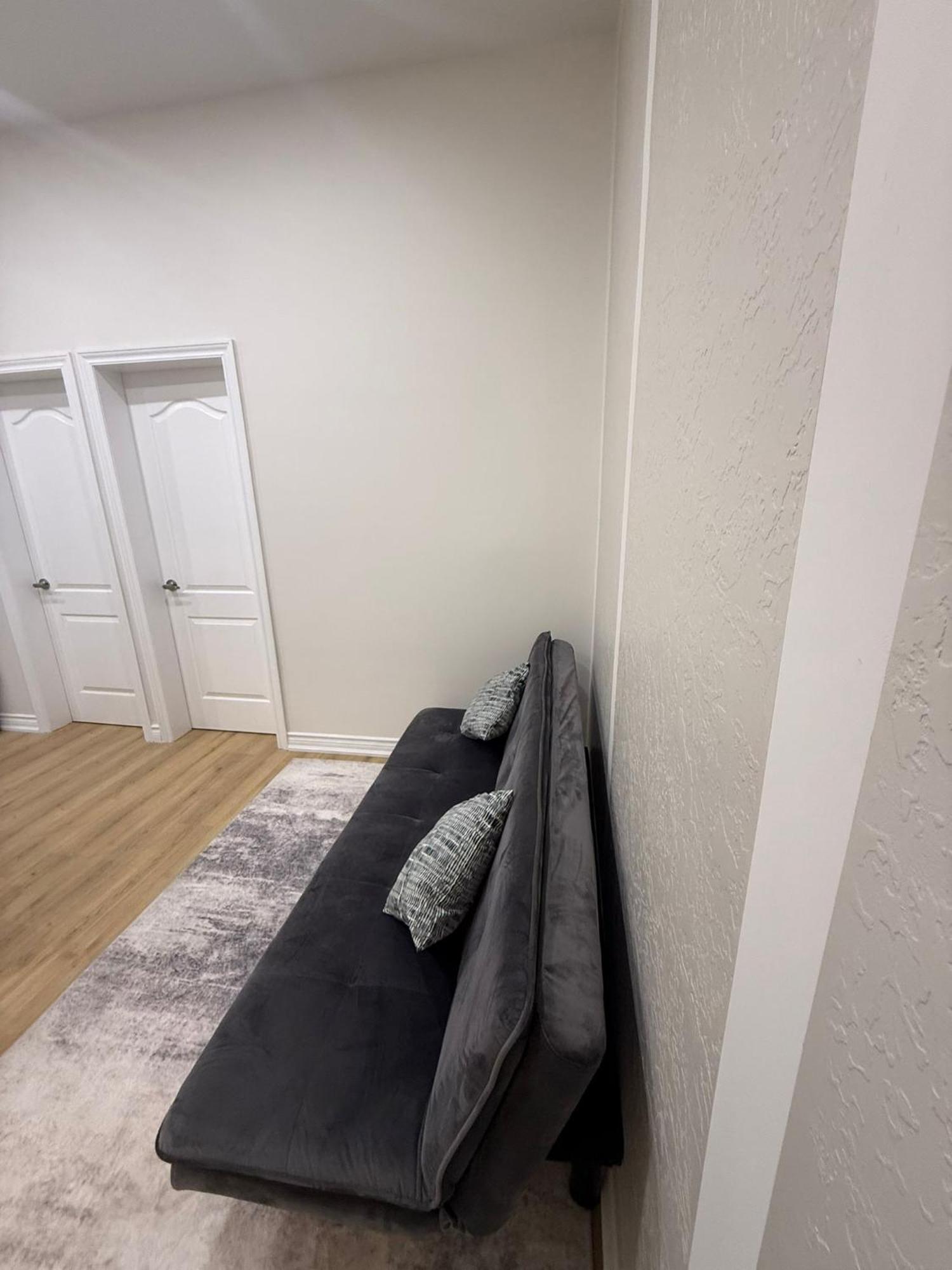 Full For 8 People- Entertainment District Apartment