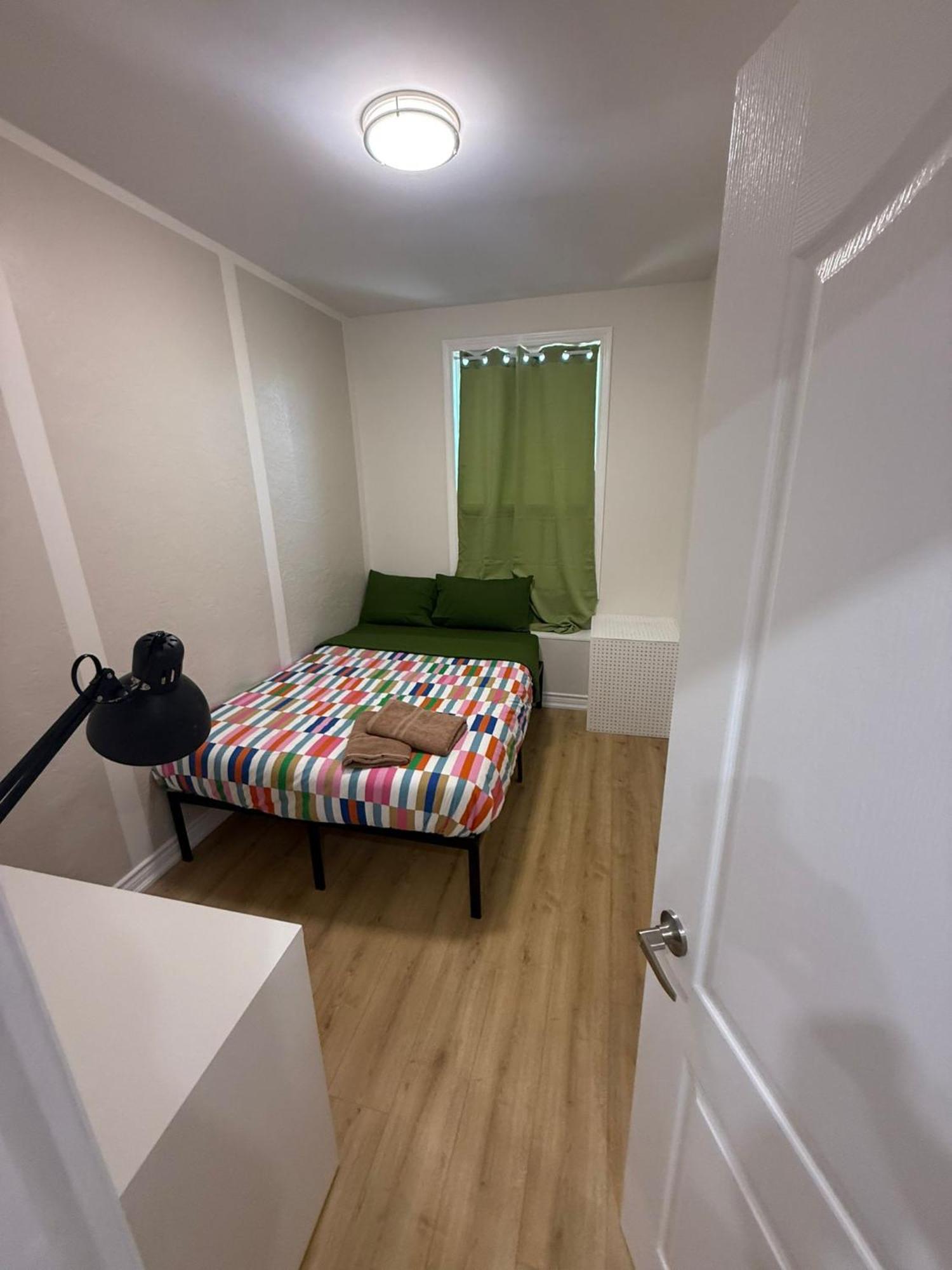 Full For 8 People- Entertainment District *