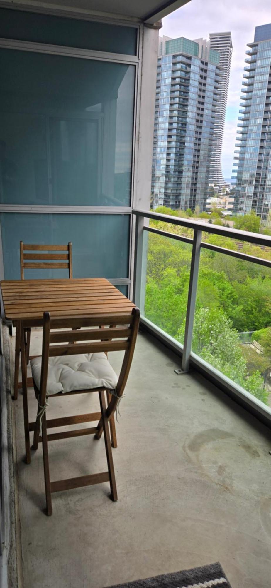 Apartment Lovely Near Ontario