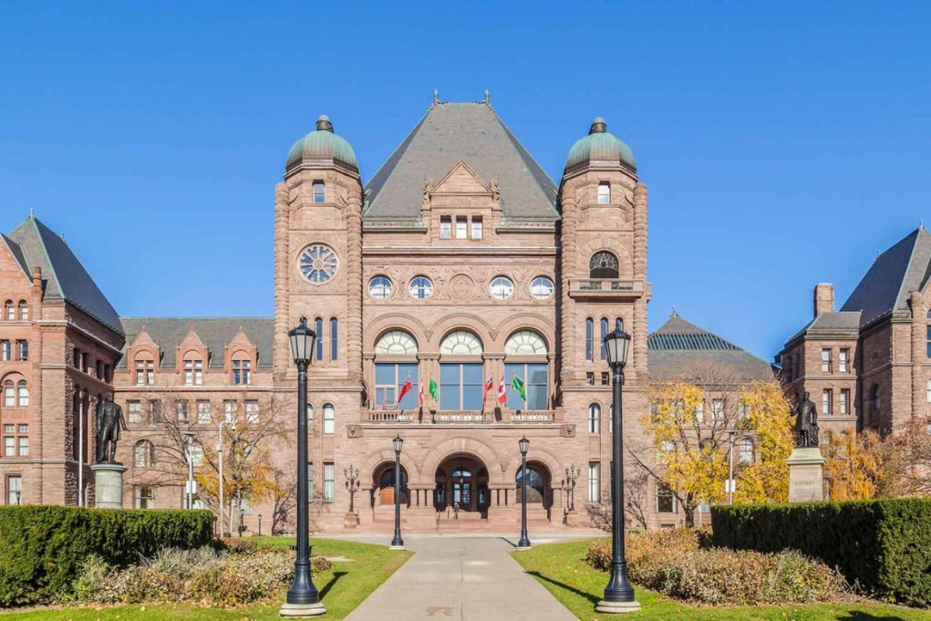 Cozy Condo Near Restaurant Ttc