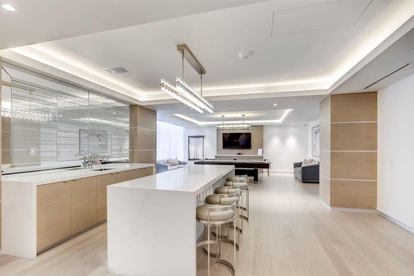 Cozy Condo Near Restaurant Ttc *