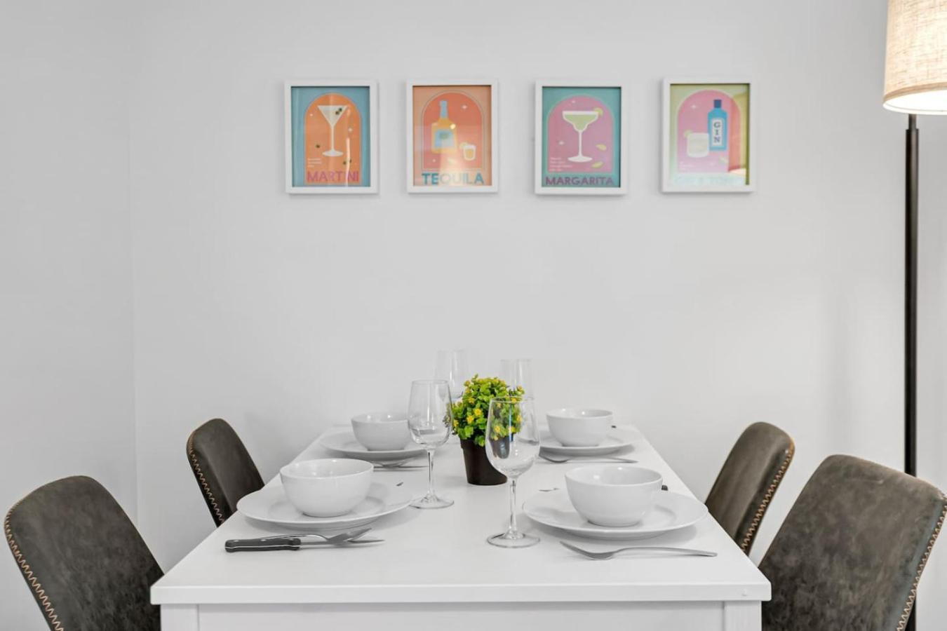 Cozy Condo Near Restaurant Ttc Apartment *