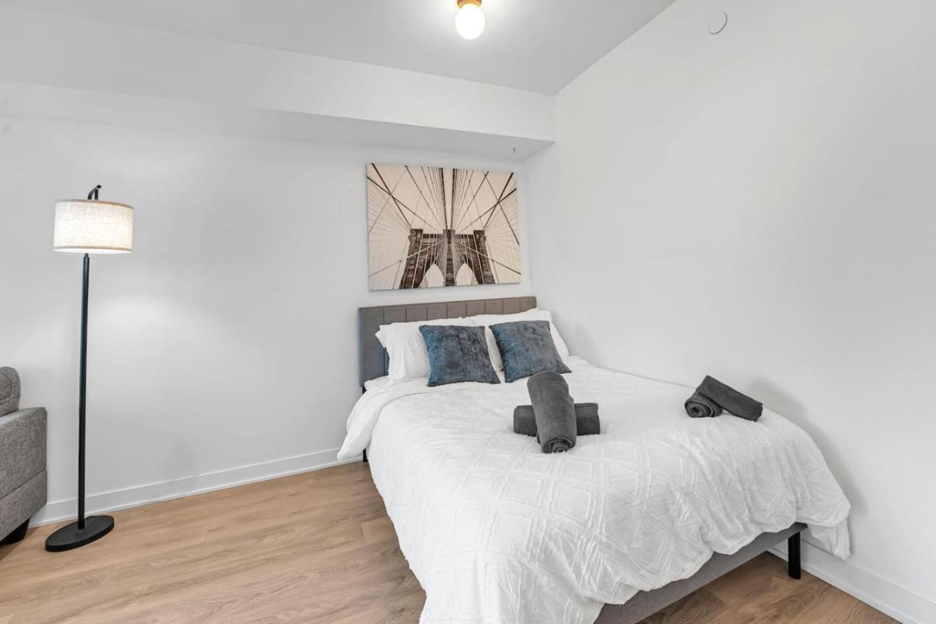 Cozy Condo Near Restaurant Ttc Apartment Toronto