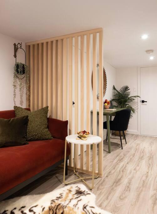 Apartment Professionally Designed 1-bedroom In Prime *