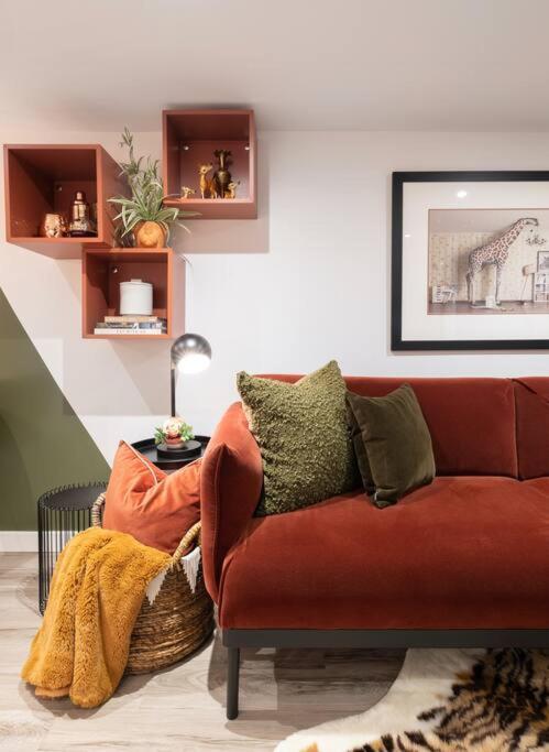 Professionally Designed 1-bedroom In Prime Apartment