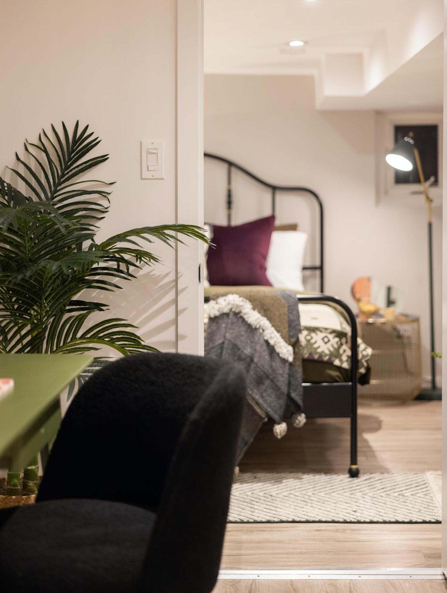 Professionally Designed 1-bedroom In Prime Toronto