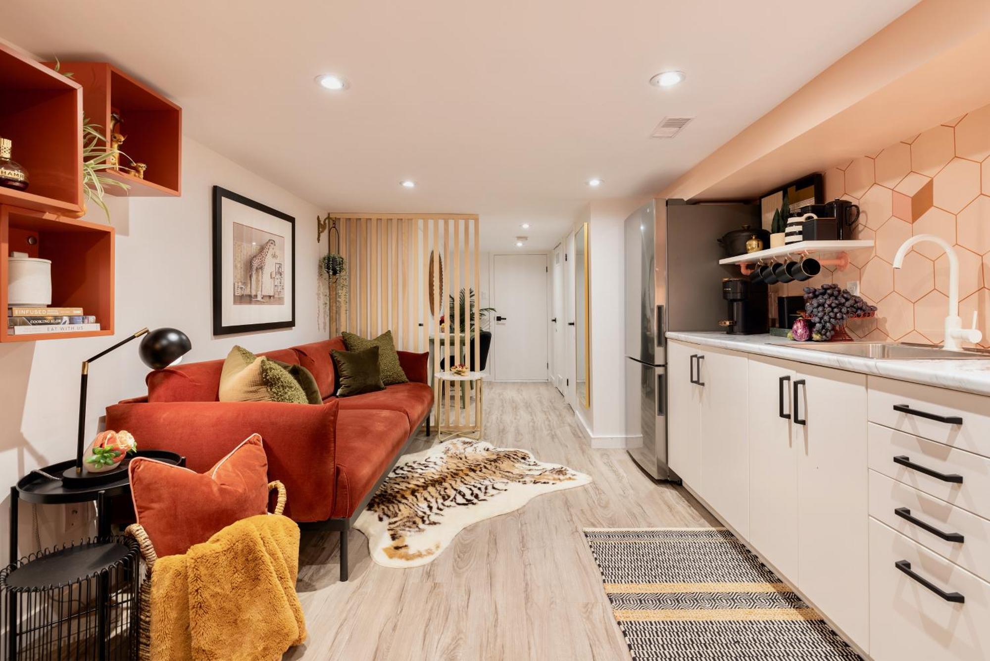 Professionally Designed 1-bedroom In Prime * Toronto