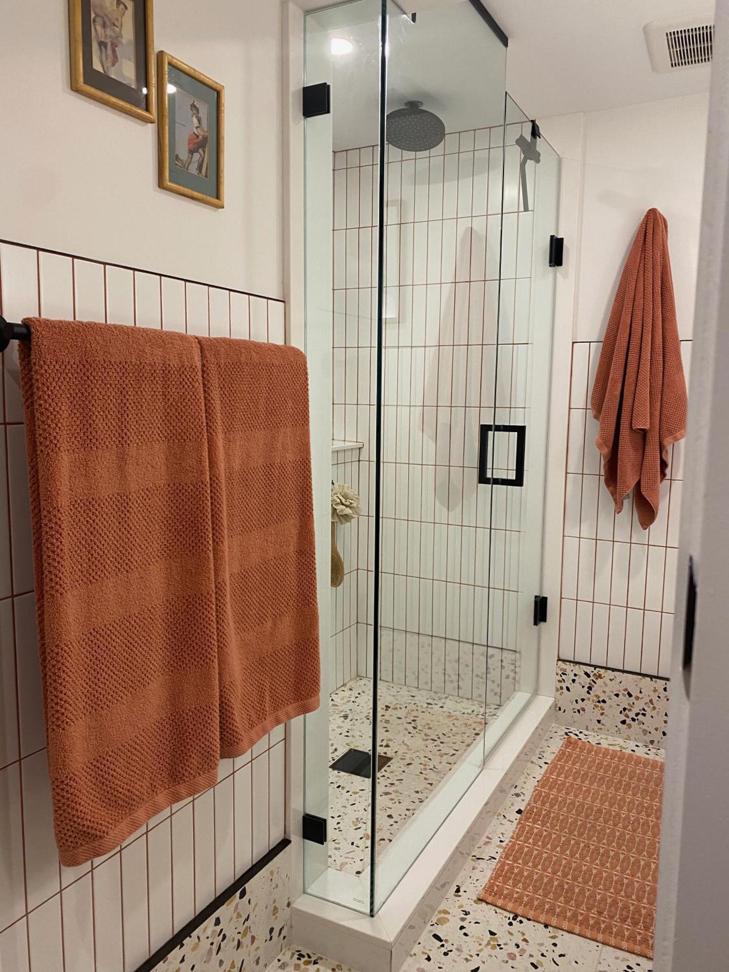 Apartment Professionally Designed 1-bedroom In Prime *