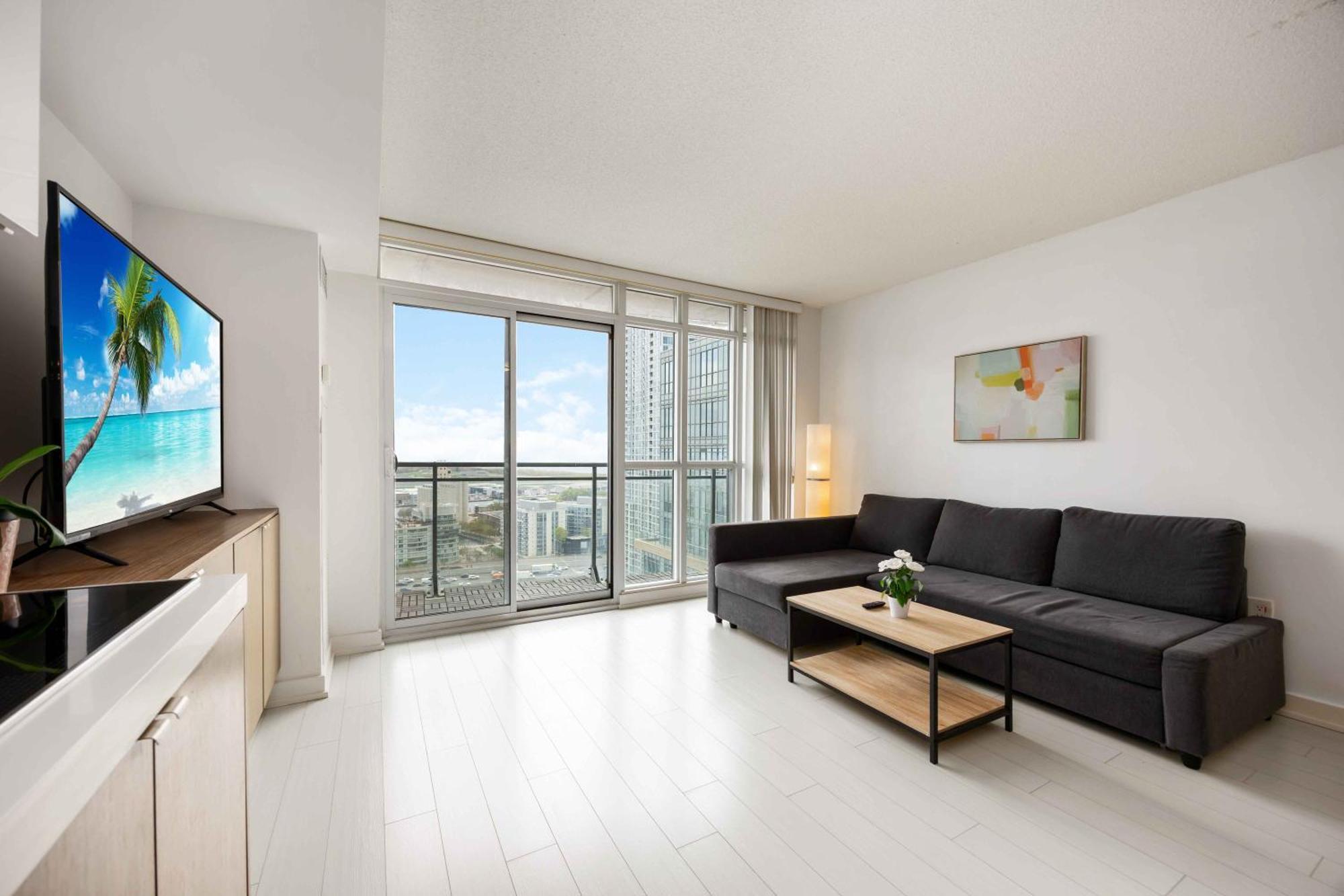 Apartment Deluxe Views And Parking Toronto