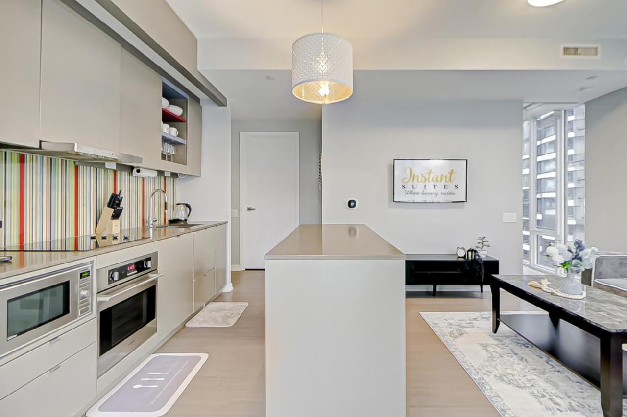 The Skyline Retreat By Instant * Toronto