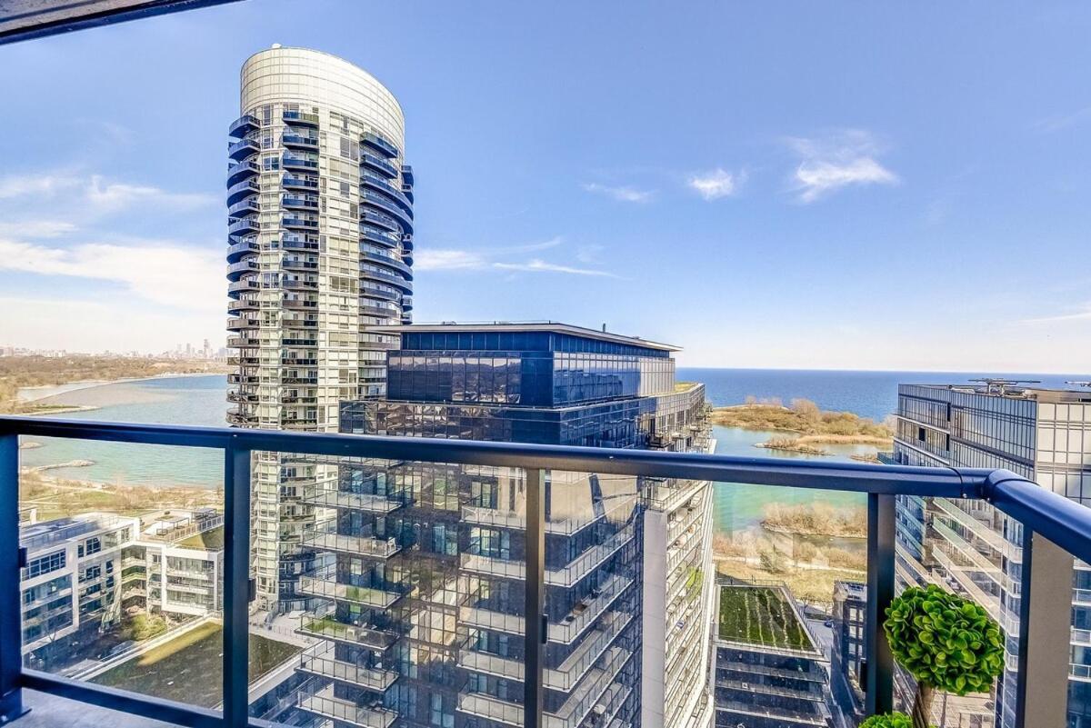 Apartment With Views Toronto