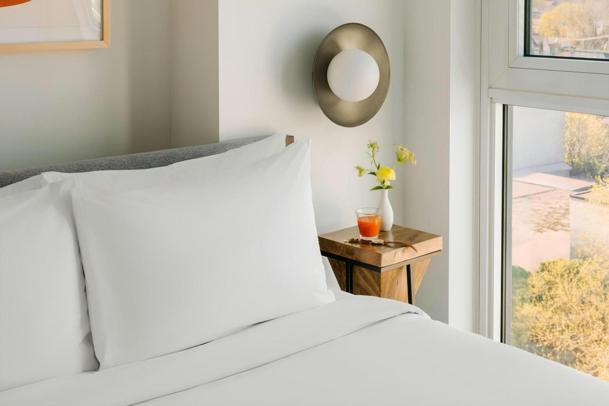 Hotel Sonder By Marriott Bonvoy Artesa West Queen West Toronto