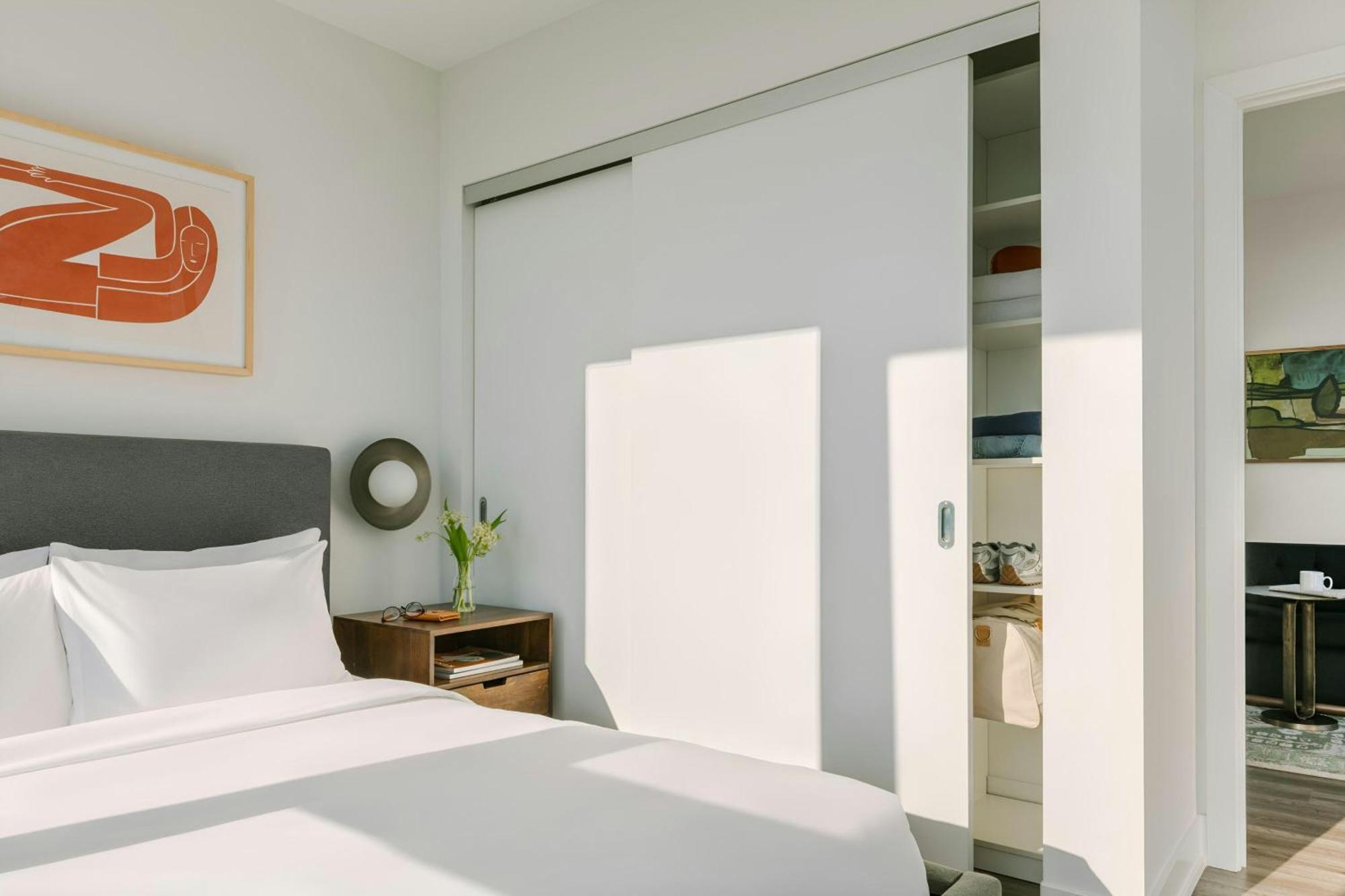 Sonder By Marriott Bonvoy Artesa West Queen West Hotel 4*
