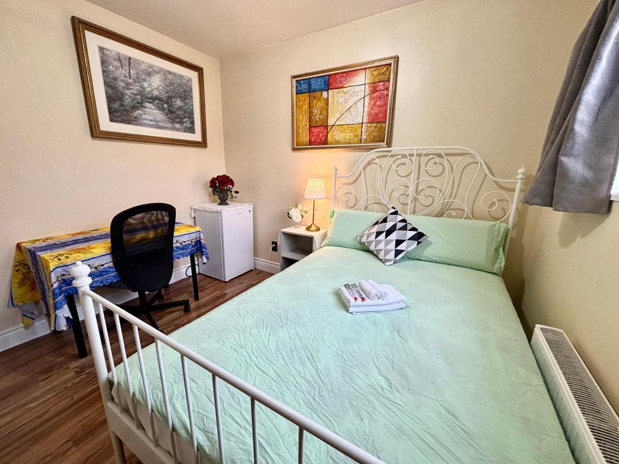 Bright&modern Space Perfect For Couple And Family Step To Public Transit In