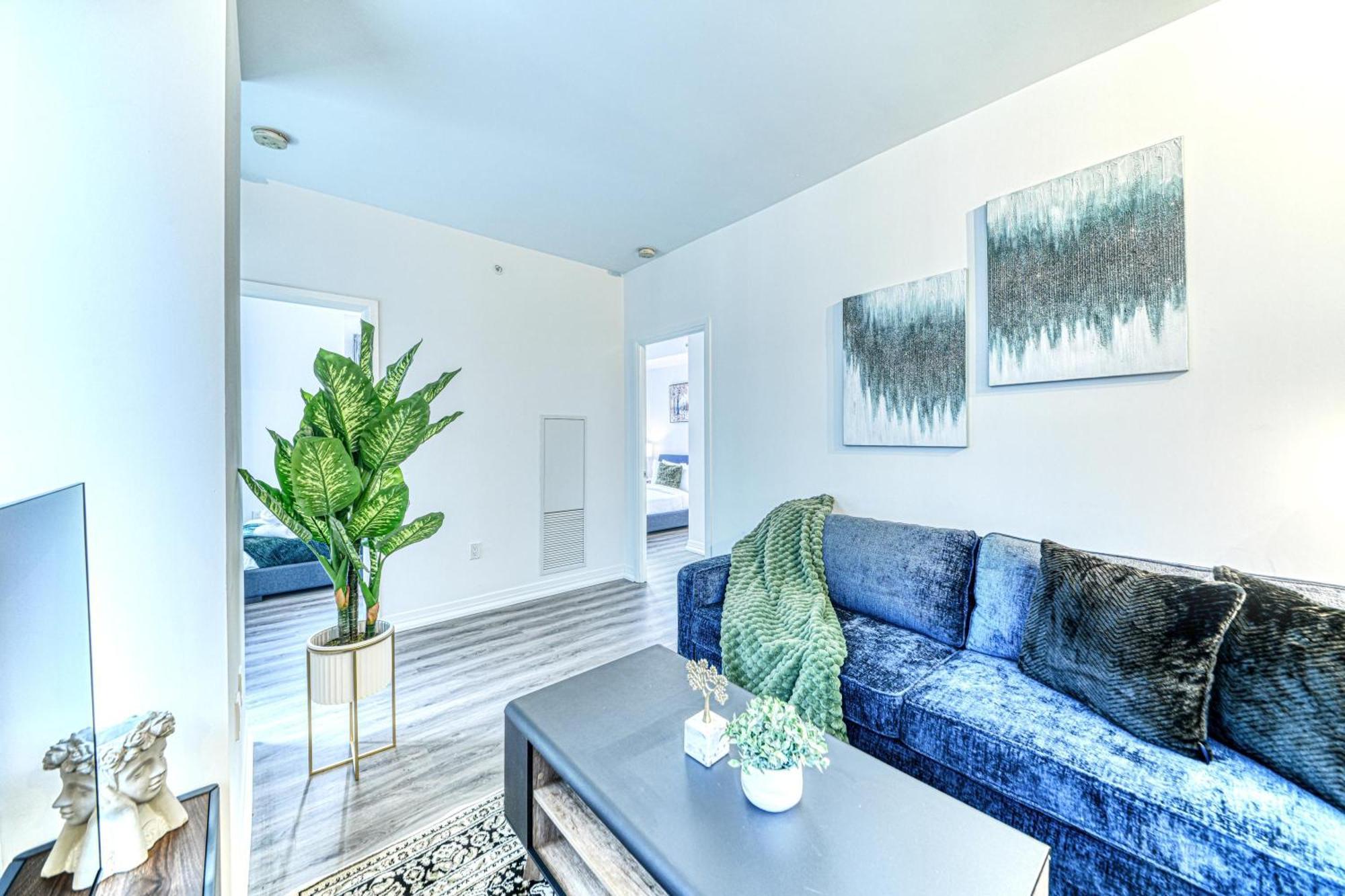 Rivetstays - The Jarvis * Toronto