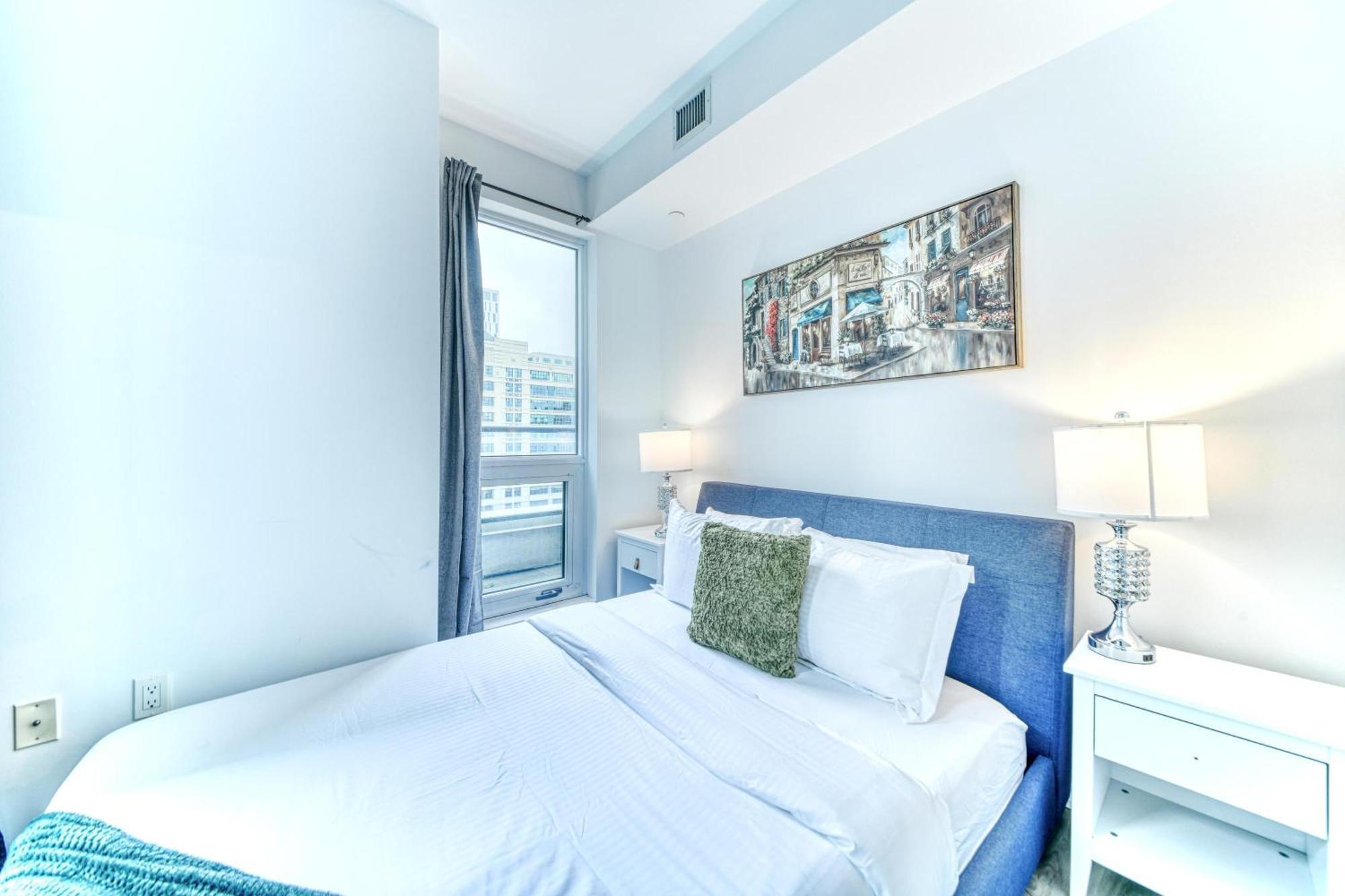 Rivetstays - The Jarvis Apartment Toronto