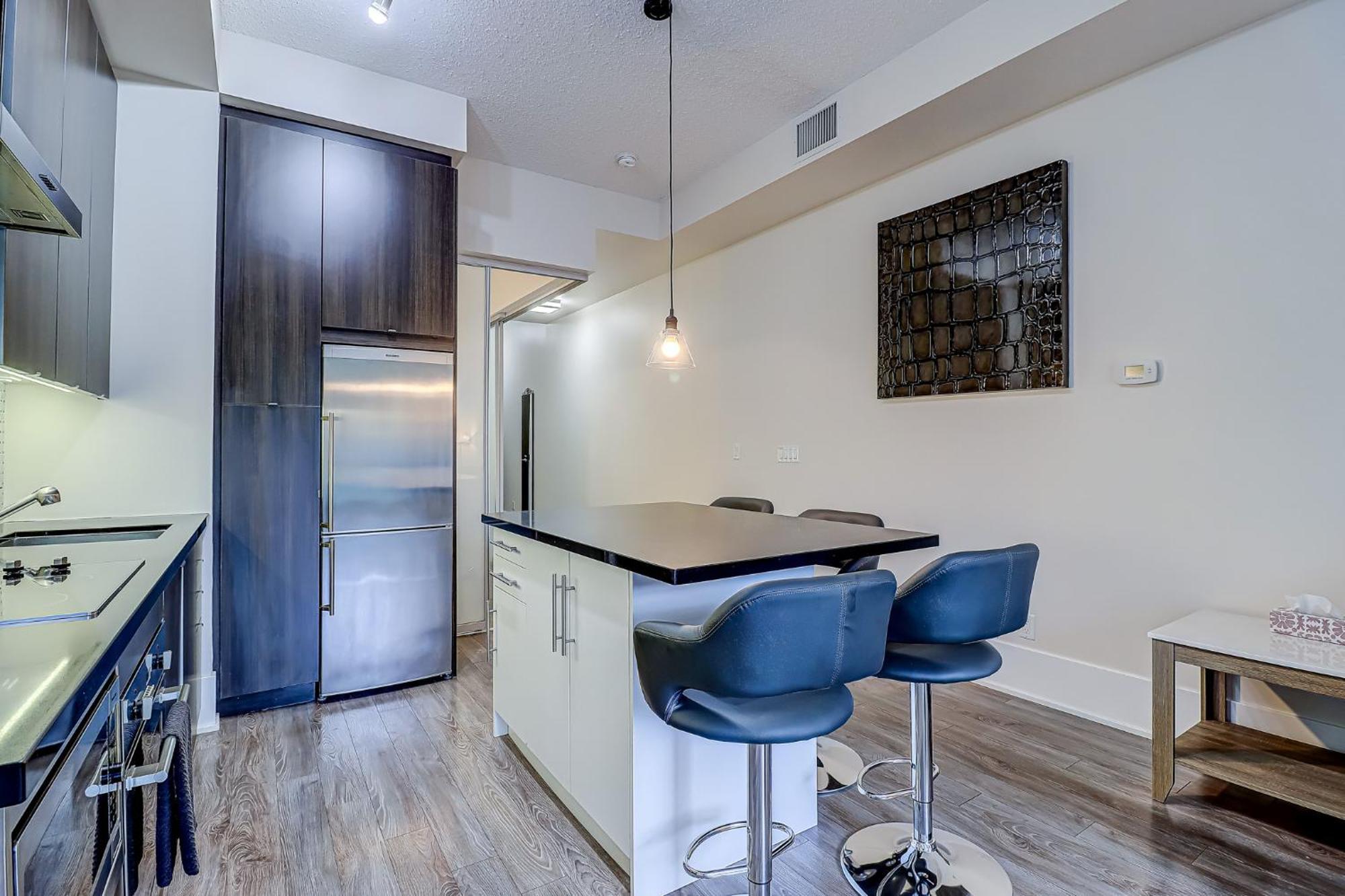 Metropolis Loft - Cn Tower Apartment