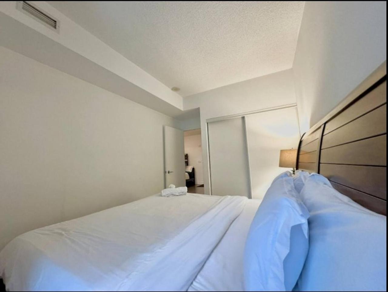 Kingbed & Bunkbed & Terrace * Toronto