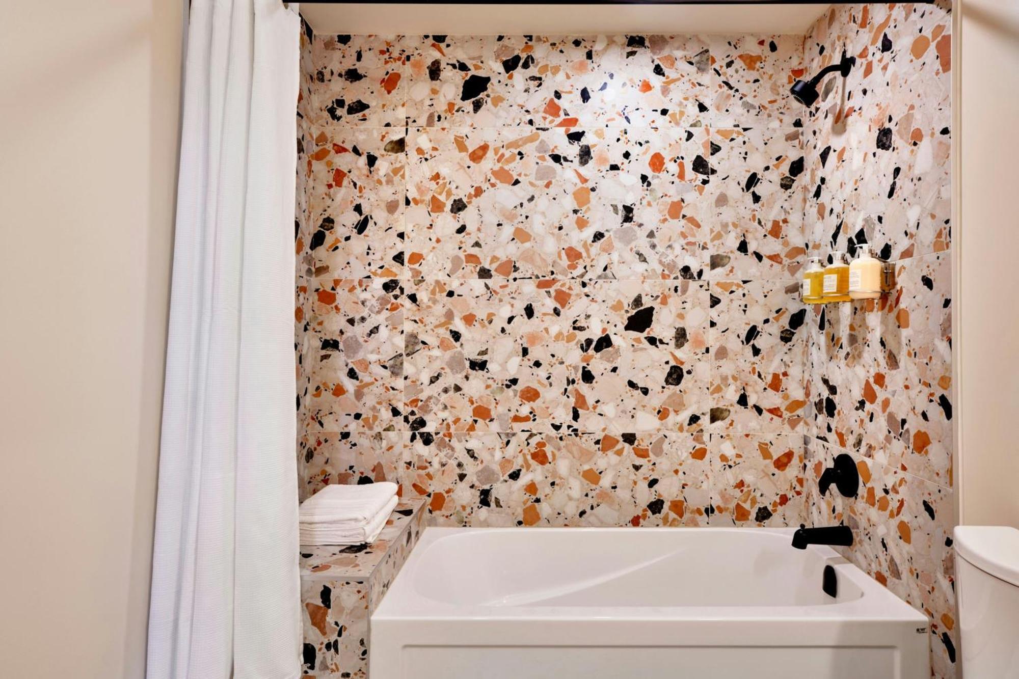 Hotel Sonder By Marriott Bonvoy The Nealon Toronto