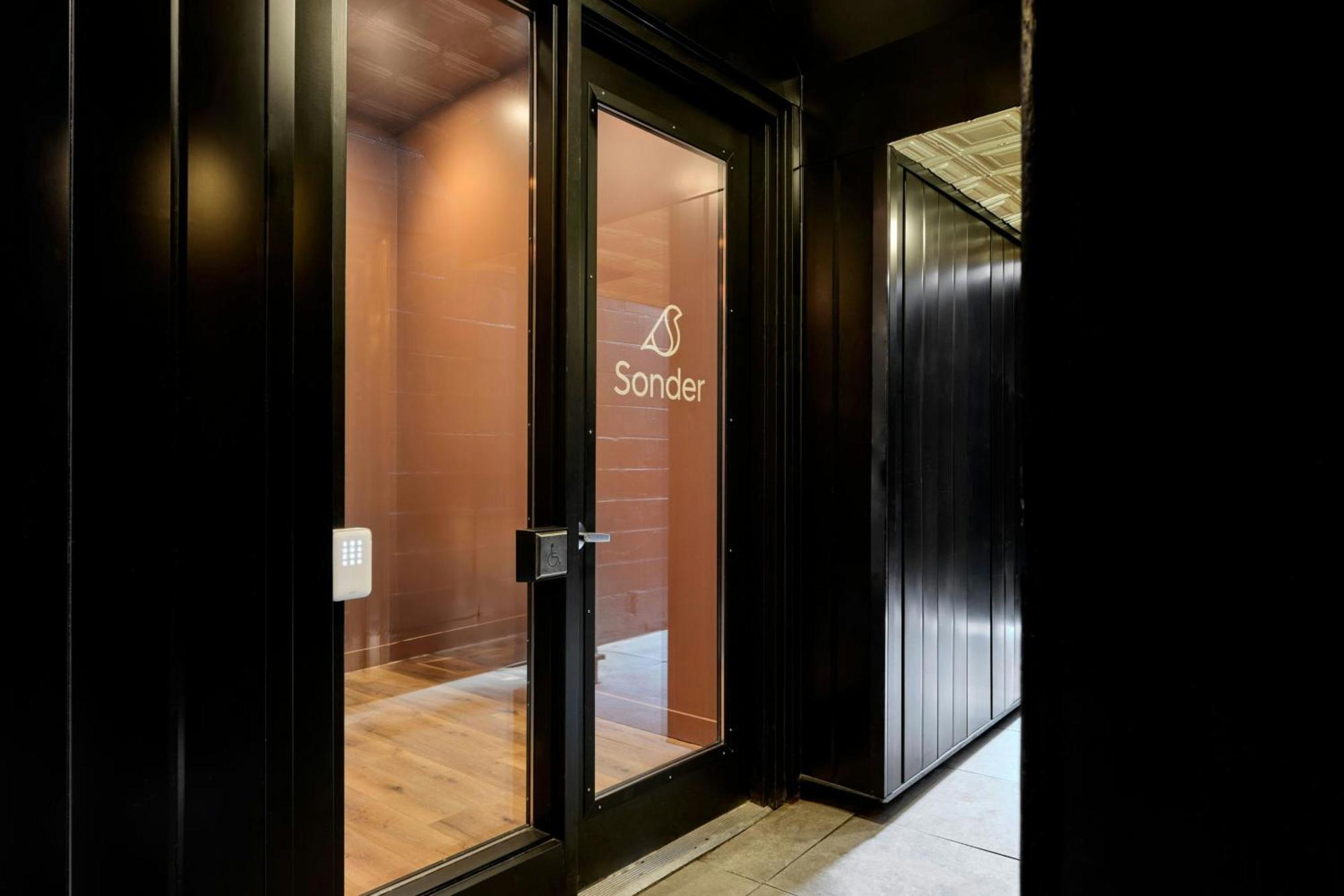 Sonder By Marriott Bonvoy The Nealon Hotel Toronto