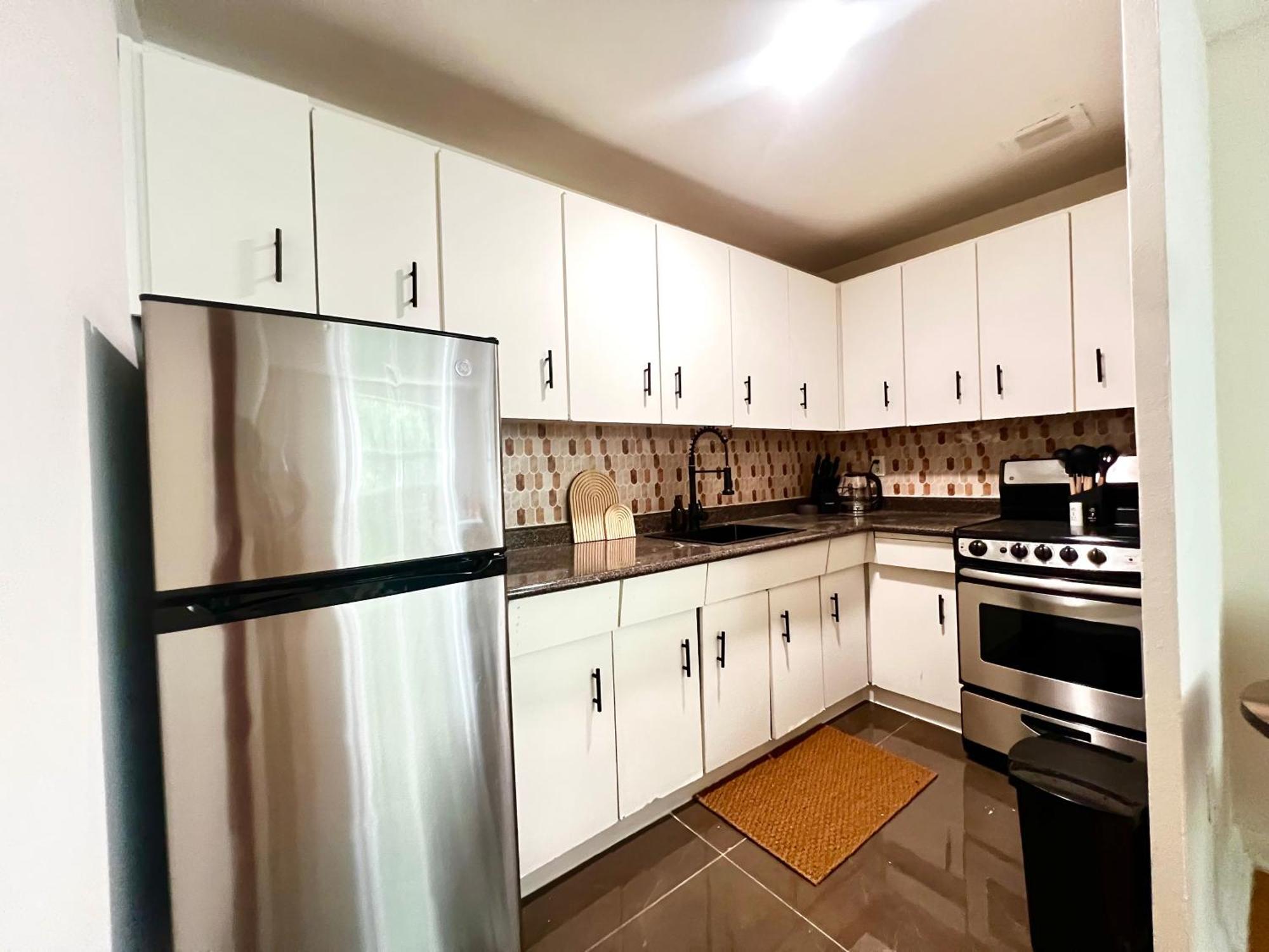 Cozy Upper Beaches Apartment