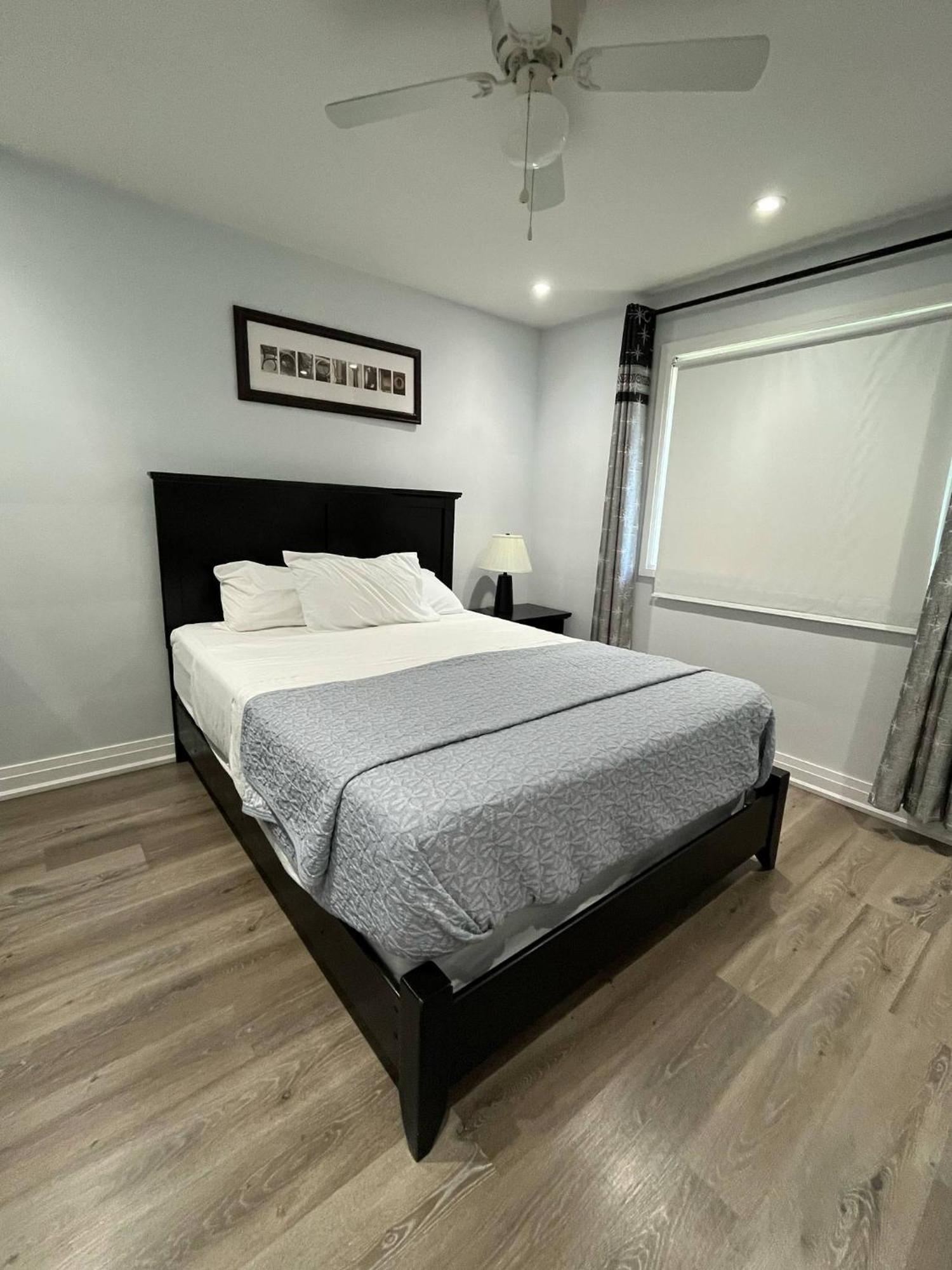Spectacular 3 Bedroom 2 Wr House - Close To Airport