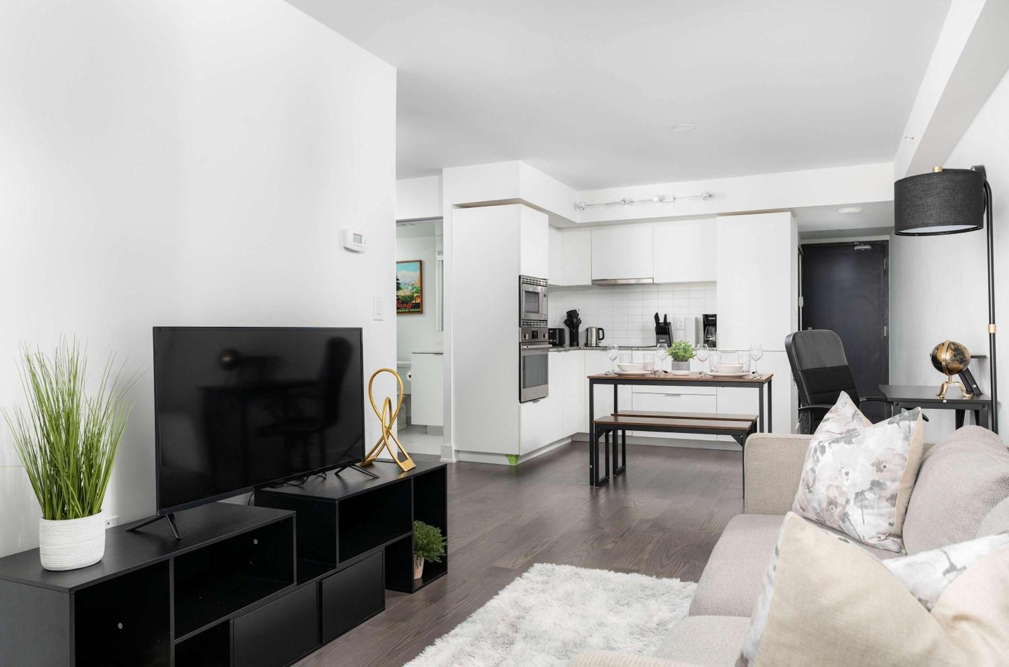 Practical Downtown 3 Beds Uoft
