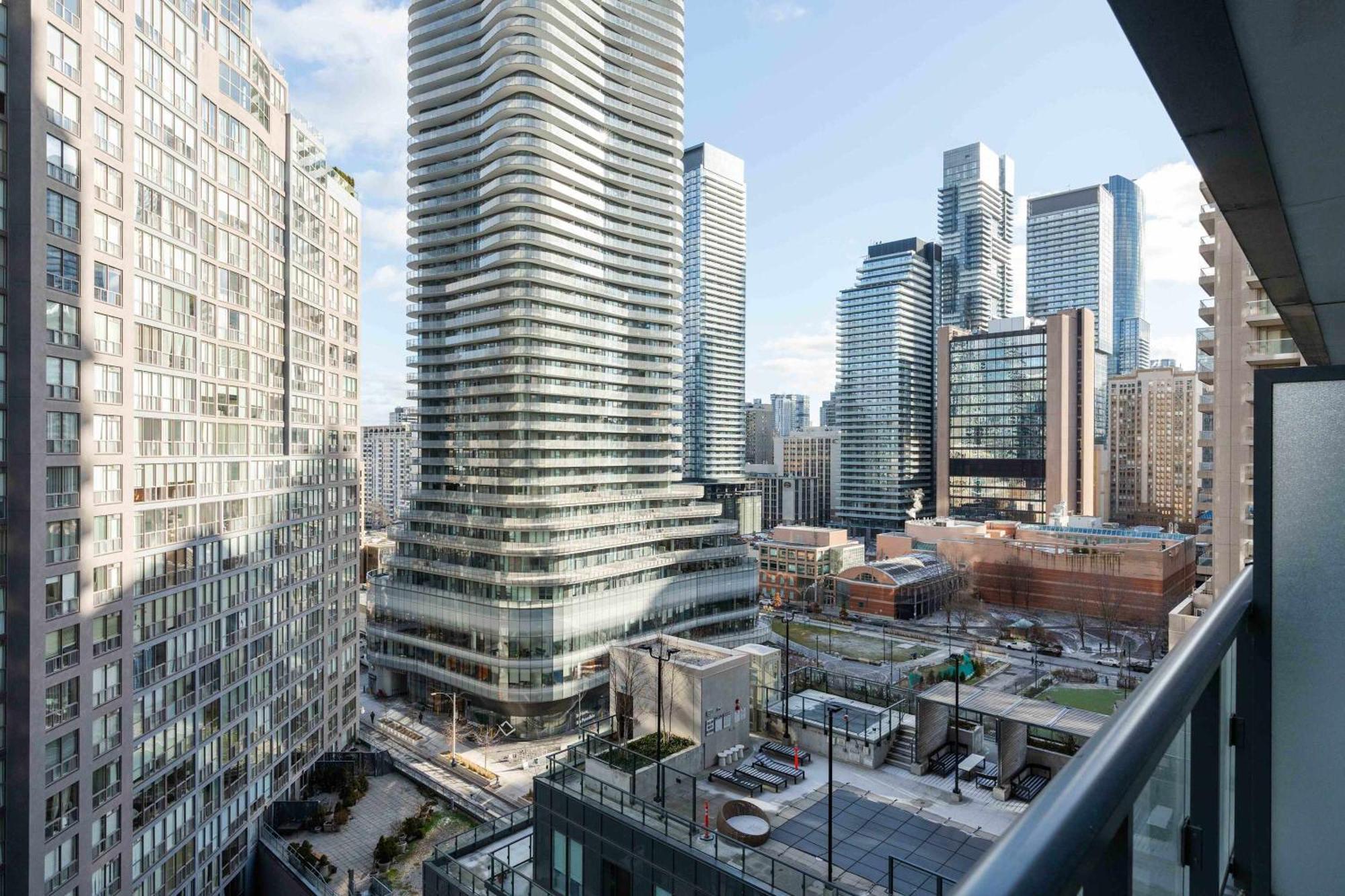 Apartment Practical Downtown 3 Beds Uoft