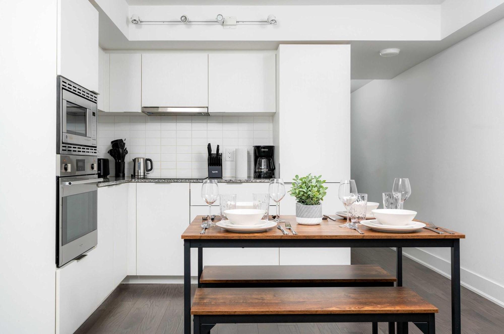Practical Downtown 3 Beds Uoft Apartment *