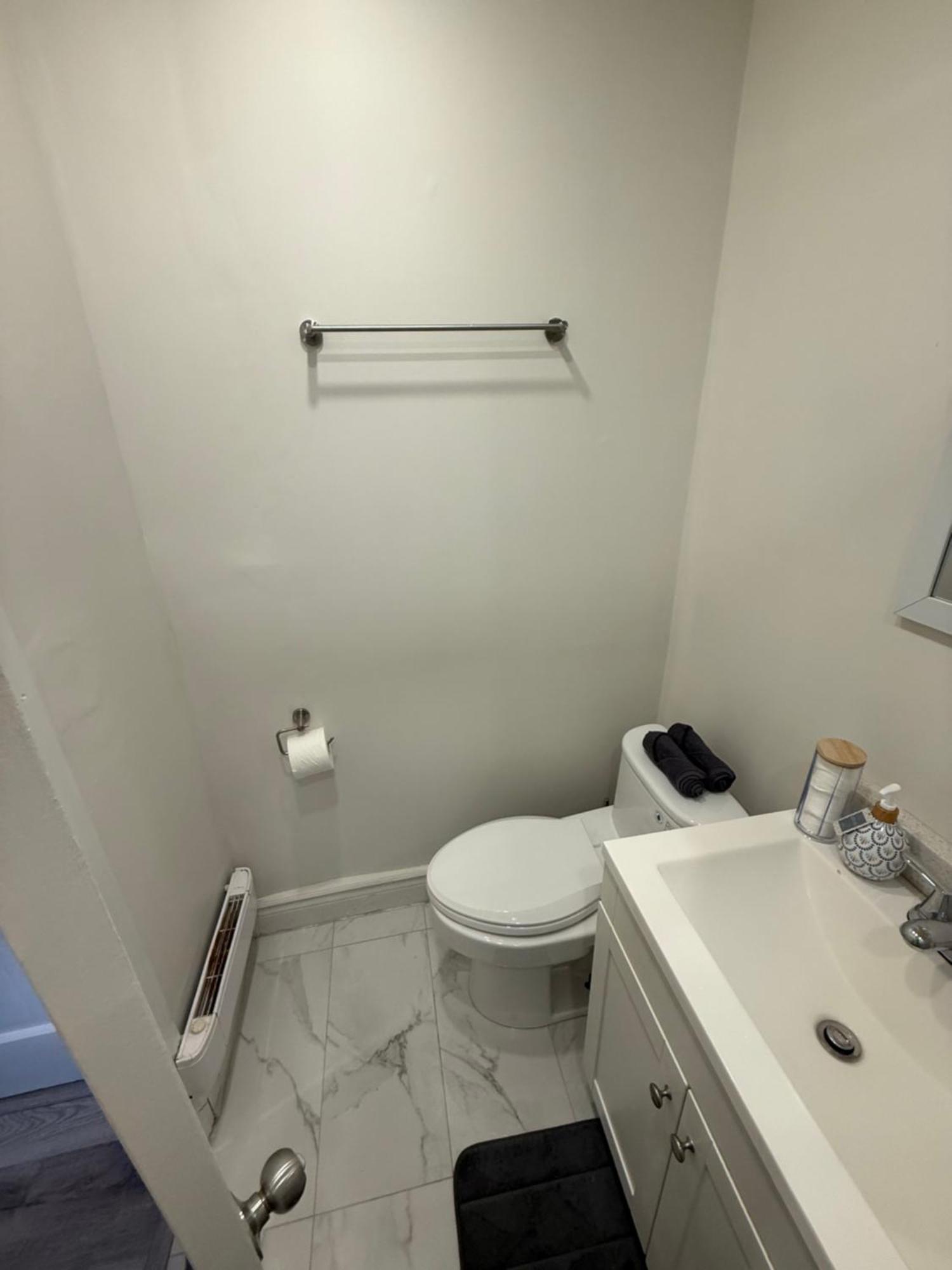 Full For 8 People- Entertainment District Apartment Toronto