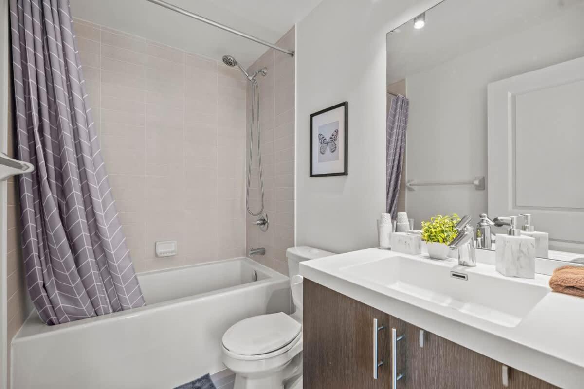 Gorgeous 2br Near Airport And Downtown *