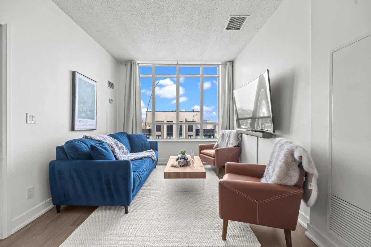 Ferienhaus Gorgeous 2br Near Airport And Downtown Toronto