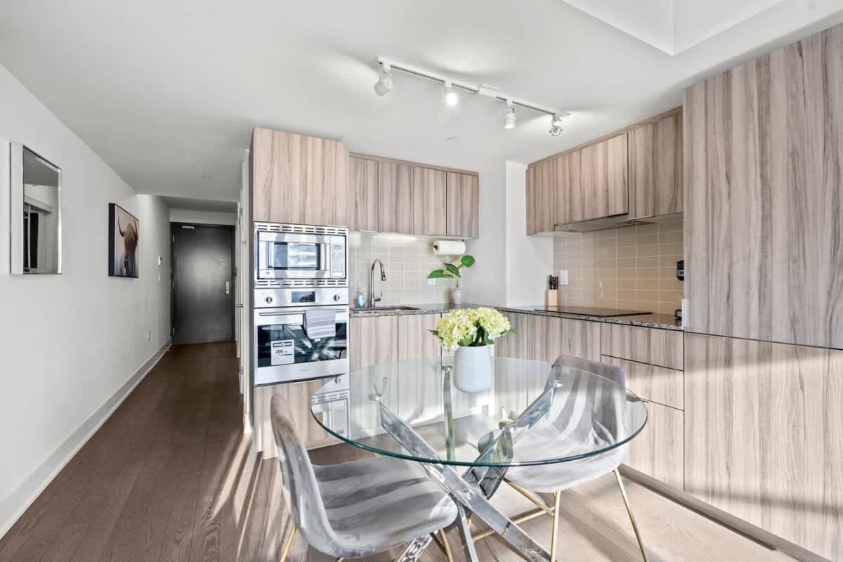 Royal Retreat 1b In Downtown Yorkville Holiday home *
