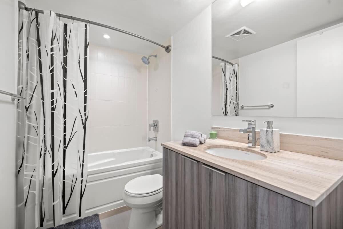 Royal Retreat 1b In Downtown Yorkville Toronto