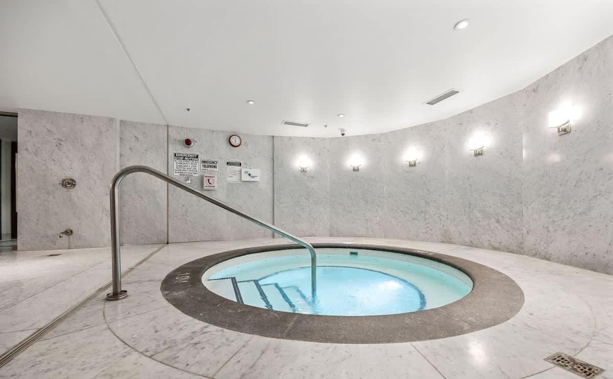 Royal Retreat 1b In Downtown Yorkville Holiday home Toronto