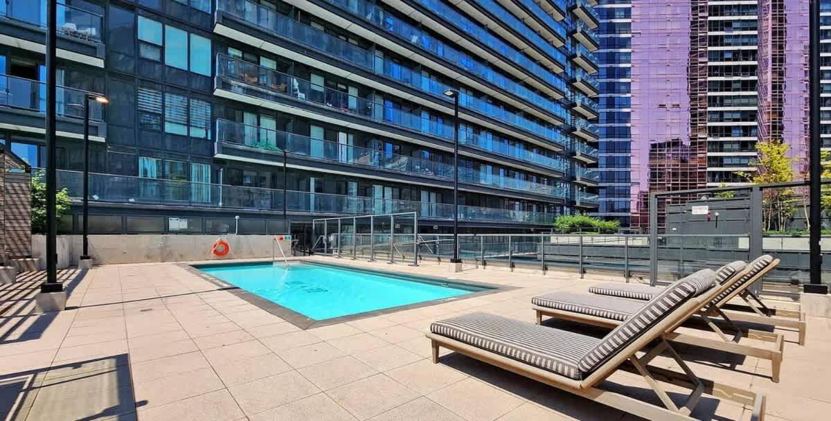 Royal Retreat 1b In Downtown Yorkville Holiday home *